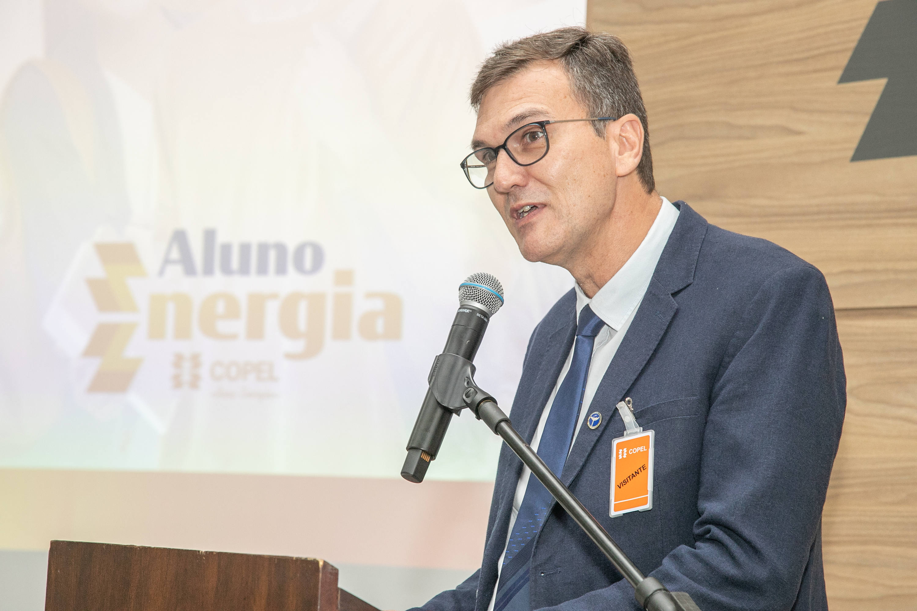 Copel divulga relação de estudantes que vão ganhar bolsa e mentoria por 5 anos