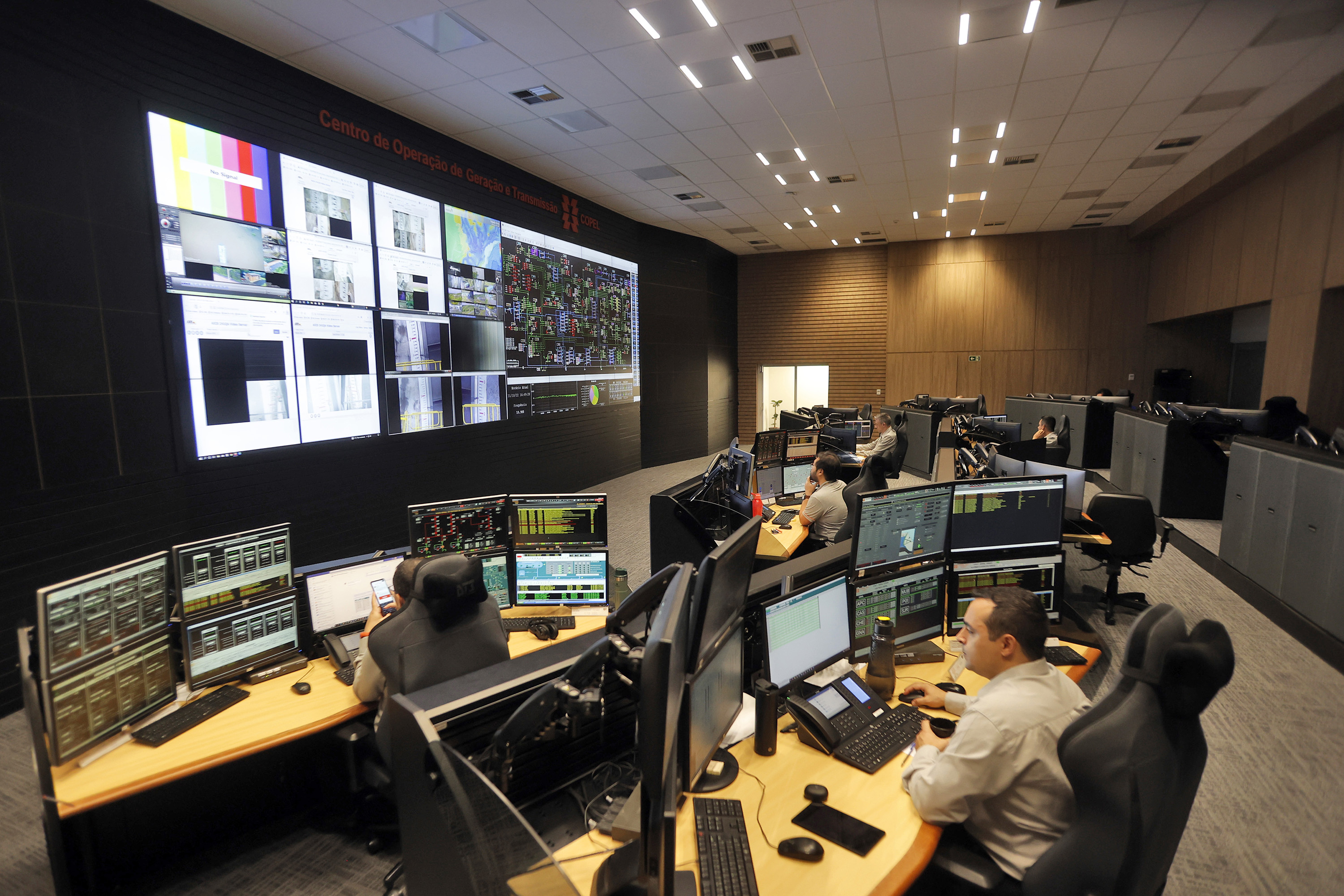 Ampliação do mercado livre de energia começa em dez dias e empresas já garantem economia de até 35% na conta de luz