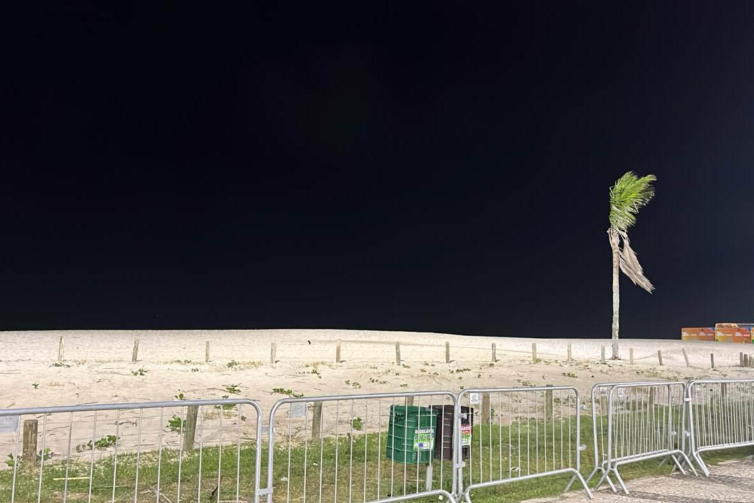 Com luzes cênicas e superpostes, Estado começa instalar novo sistema de iluminação em Matinhos