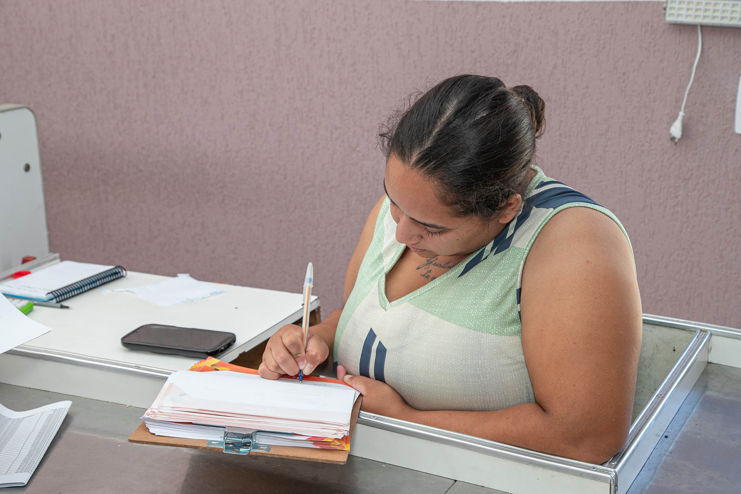 Copel visita consumidores para cadastro de fatura digital na RMC