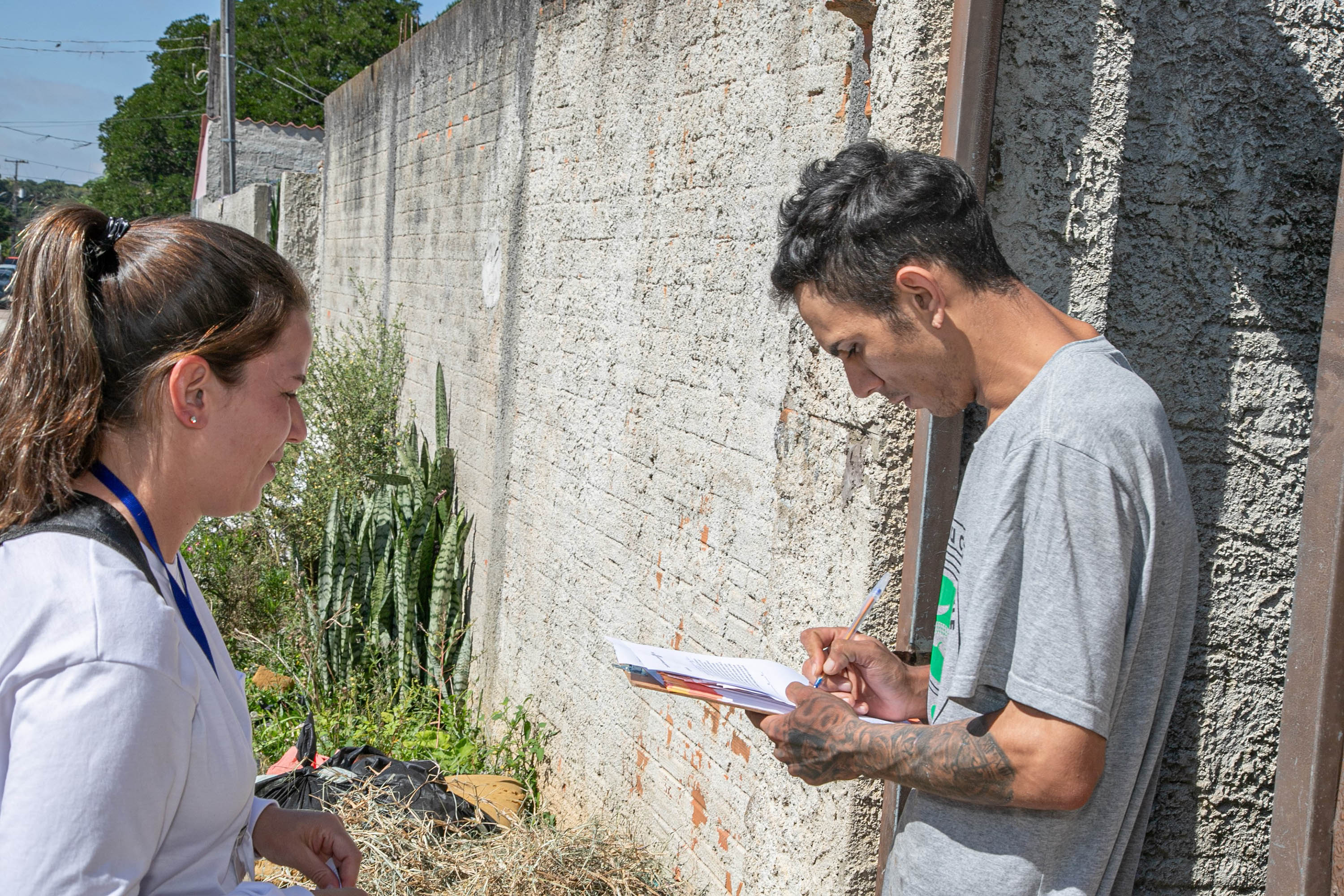 Copel visita consumidores para cadastro de fatura digital na RMC