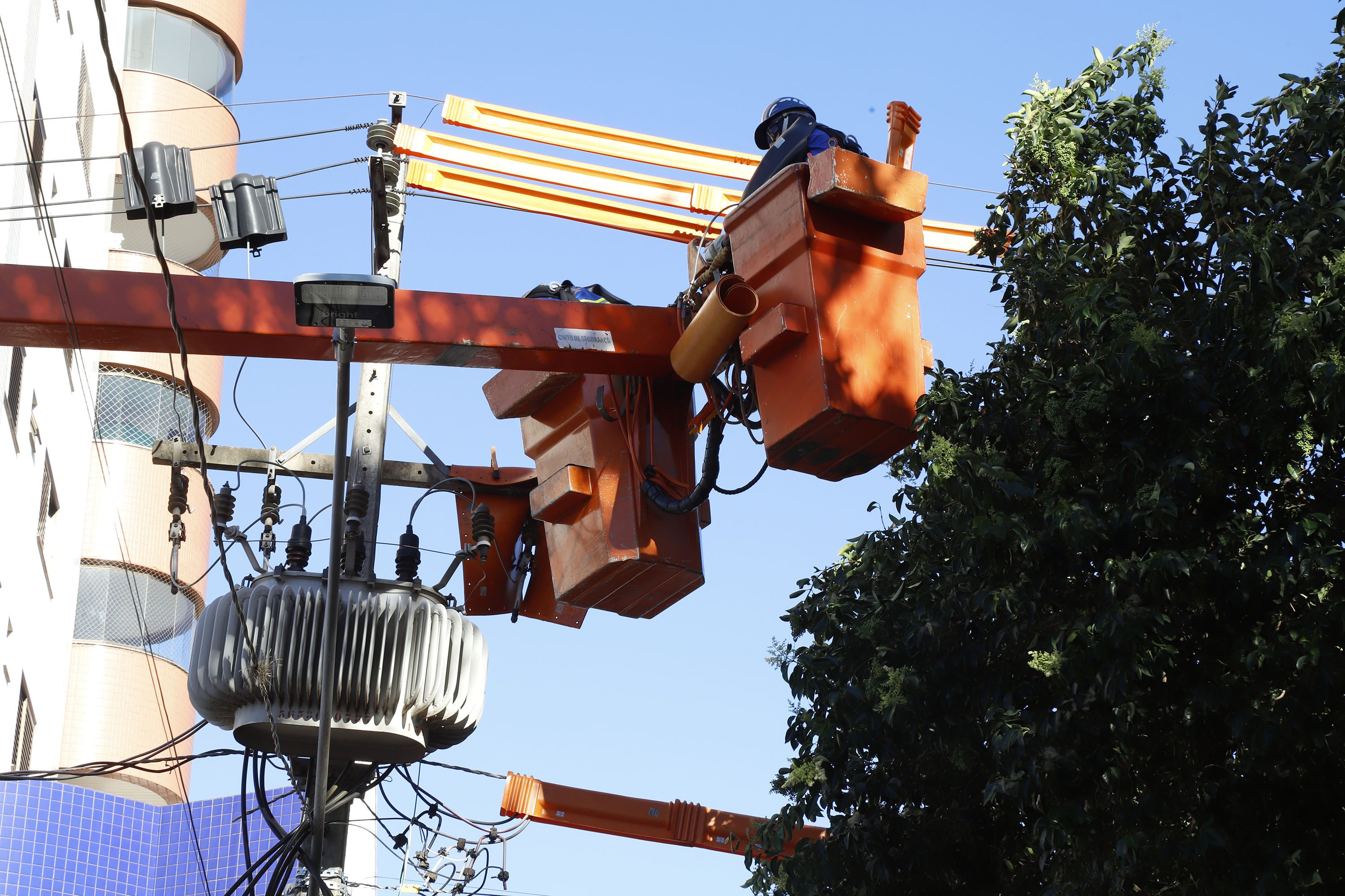 Copel restabelece energia em 95% das unidades consumidoras afetadas pelo temporal