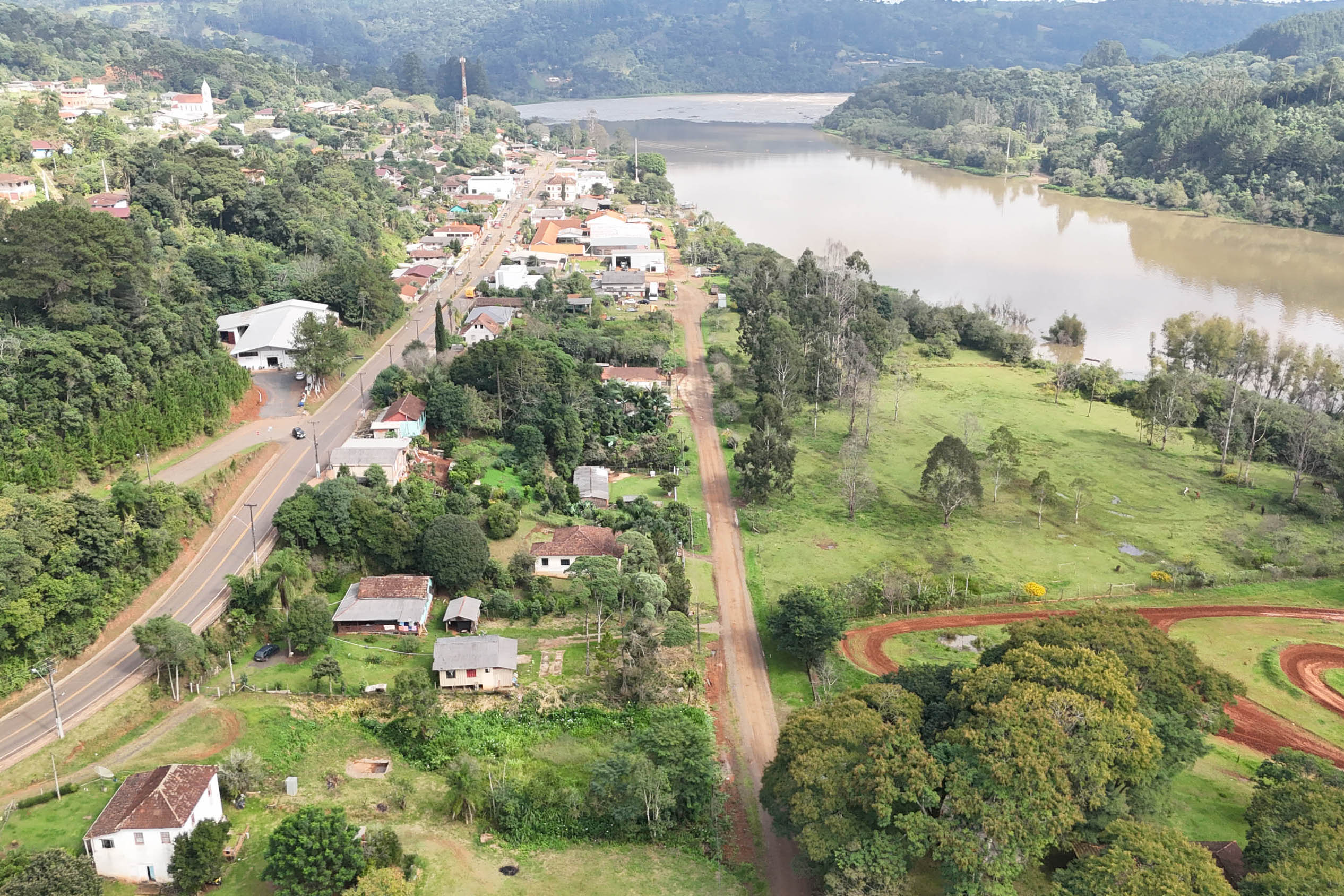 Obras do Asfalto Novo, Vida Nova transformam vida em Porto Vitória e Paula Freitas