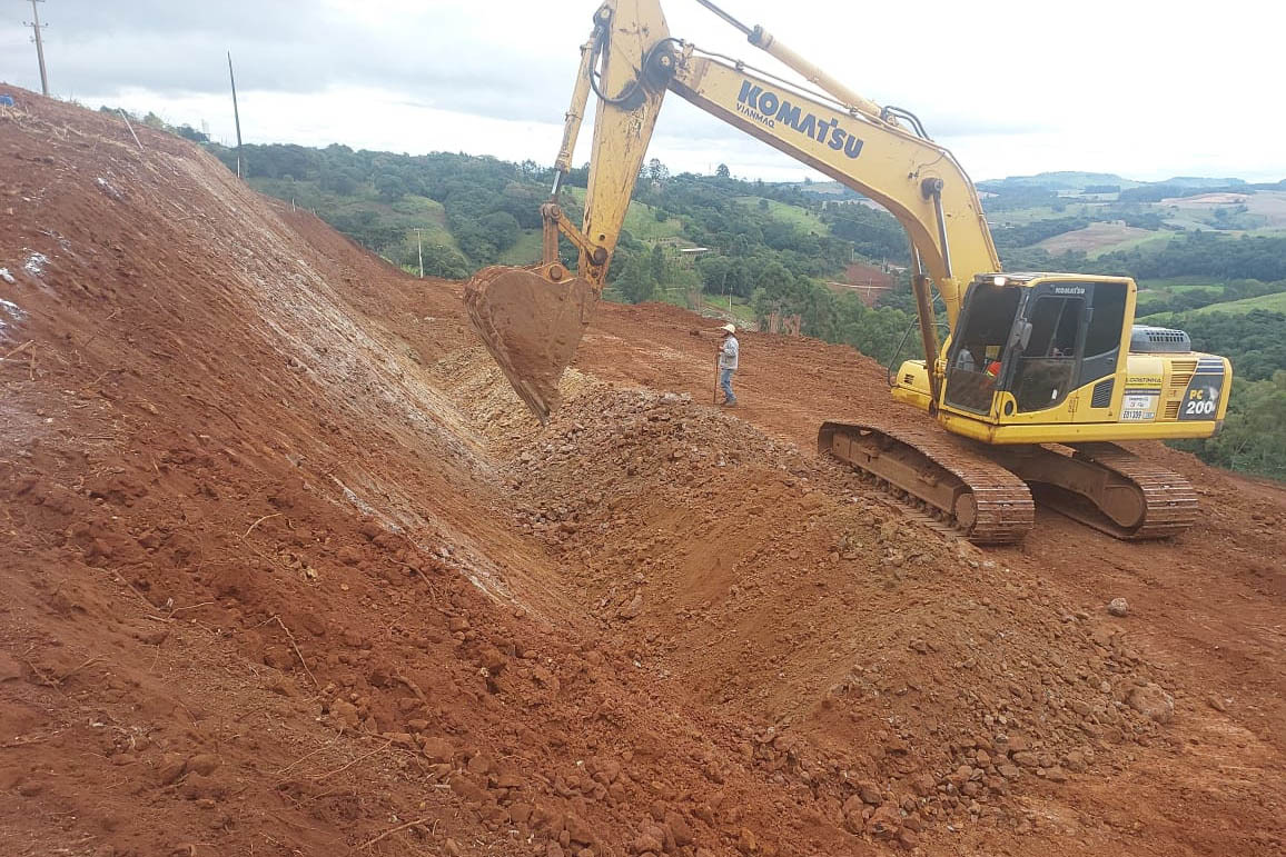 Pavimentação entre Pitanga e Mato Rico está 74% finalizada