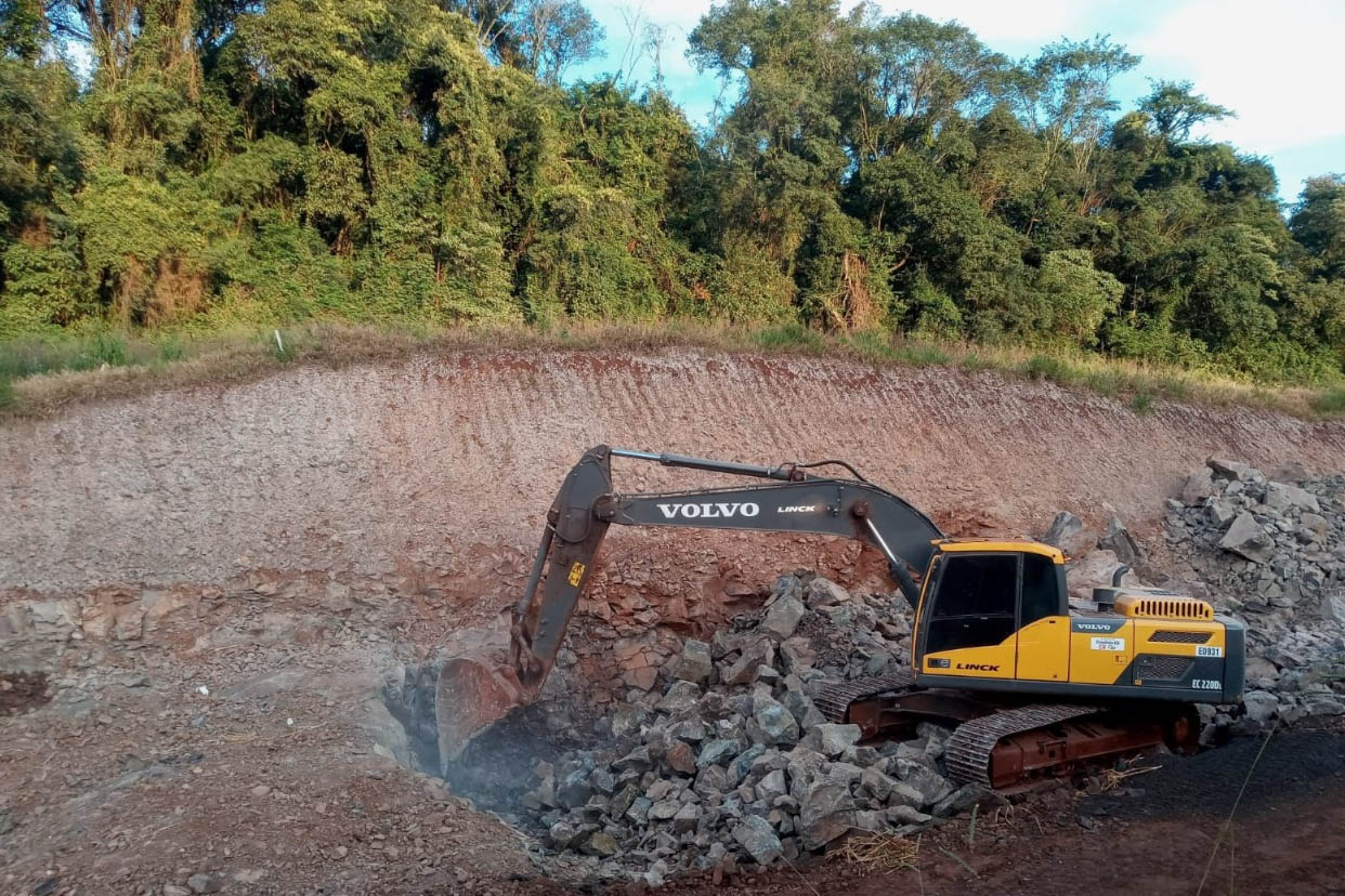 Pavimentação entre Pitanga e Mato Rico está 74% finalizada