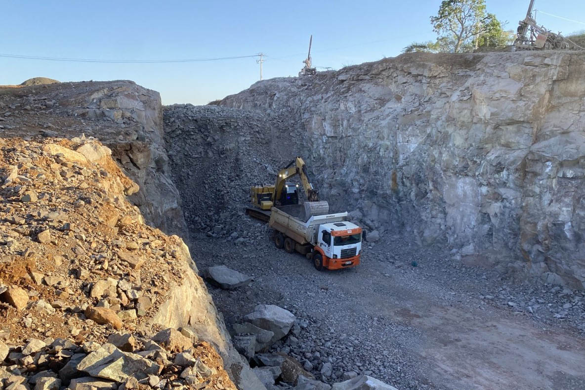 Pavimentação entre Pitanga e Mato Rico está 74% finalizada