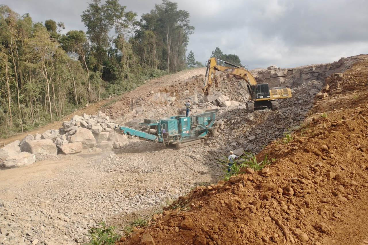 Pavimentação entre Pitanga e Mato Rico está 74% finalizada