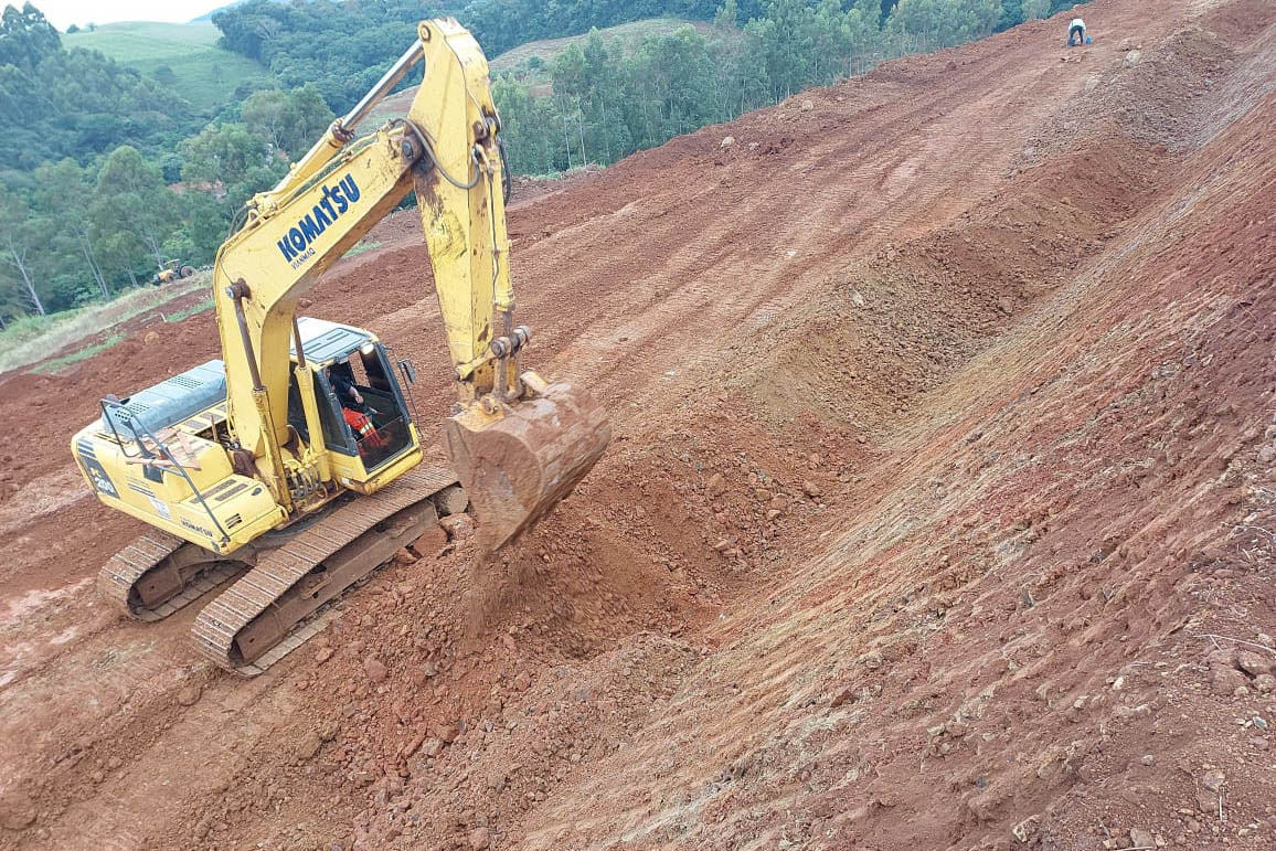 Pavimentação entre Pitanga e Mato Rico está 74% finalizada