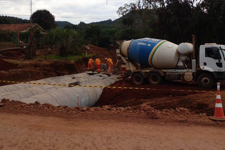 Pavimentação entre Pitanga e Mato Rico está 74% finalizada