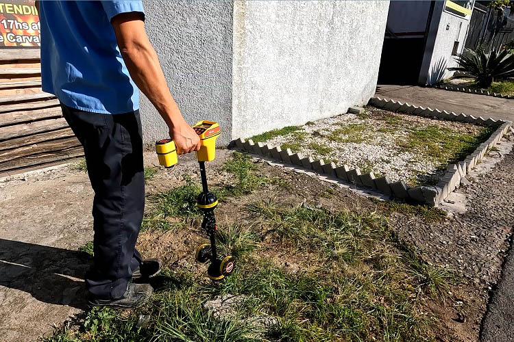 Lixo na rede de esgoto causa obstrução e danos ao meio ambiente