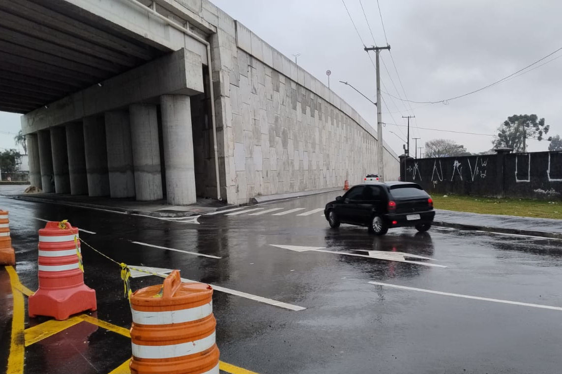 Viaduto SJP passagem inferior liberada