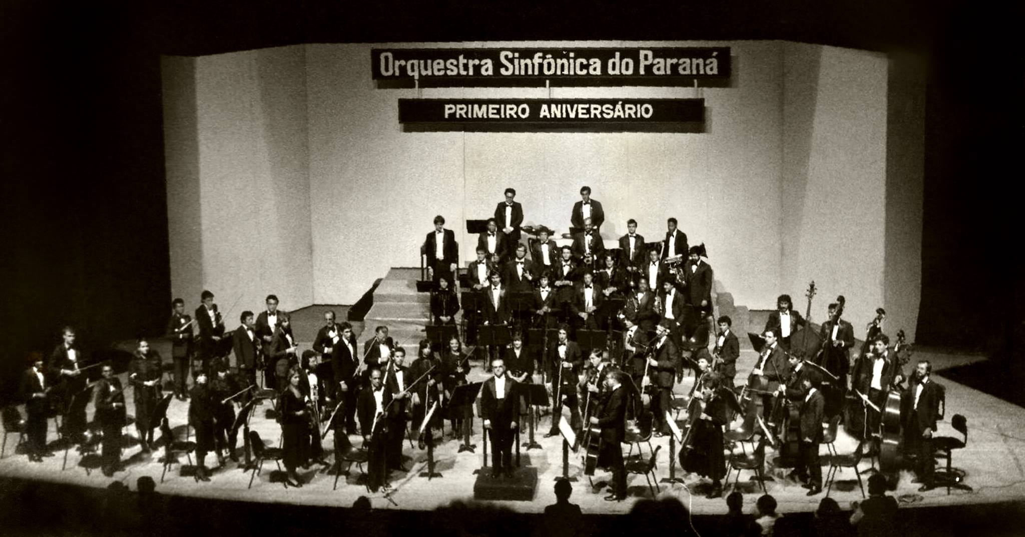 Em 2025, a Orquestra Sinfônica do Paraná (OSP) celebrará 40 anos de história como a primeira e maior orquestra pública do Estado. Fundada em 1985, a OSP tem como missão democratizar o acesso à música clássica, realizando concertos com valores acessíveis e colaborando com outros corpos artísticos do Teatro Guaíra.