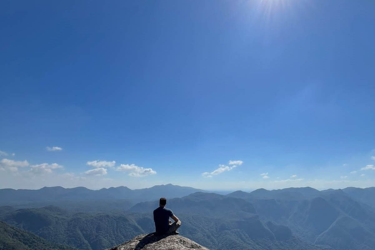 Na trilha certa, equipamentos de segurança e cuidados com a fauna e a flora: IAT elaborou um guia de bom comportamento para os usuários de parques estaduais.