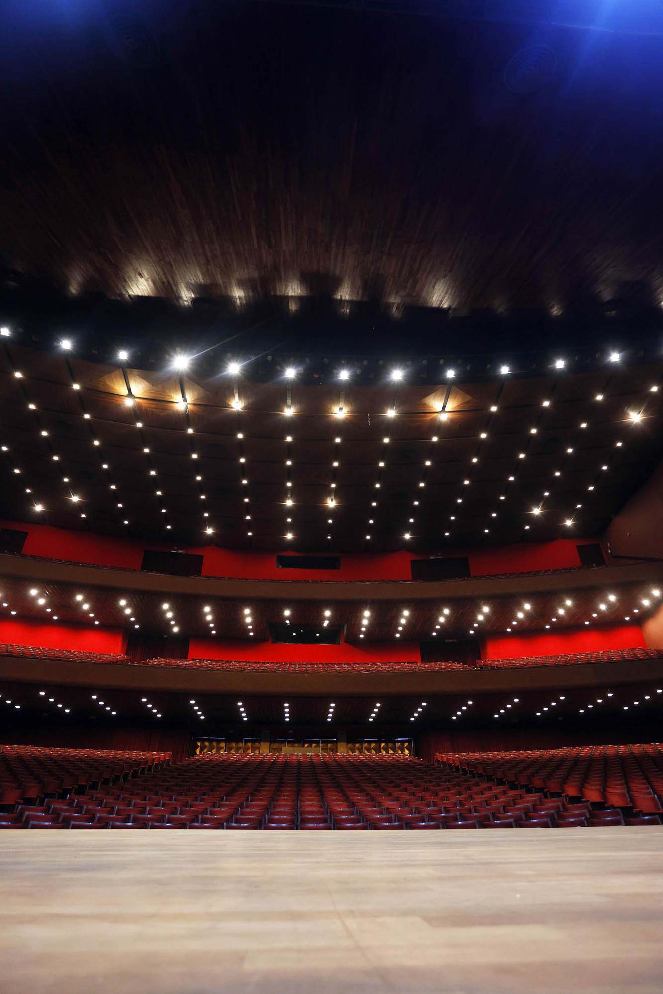 Quatro teatros em um: conheça os auditórios que compõem o complexo do Guaíra