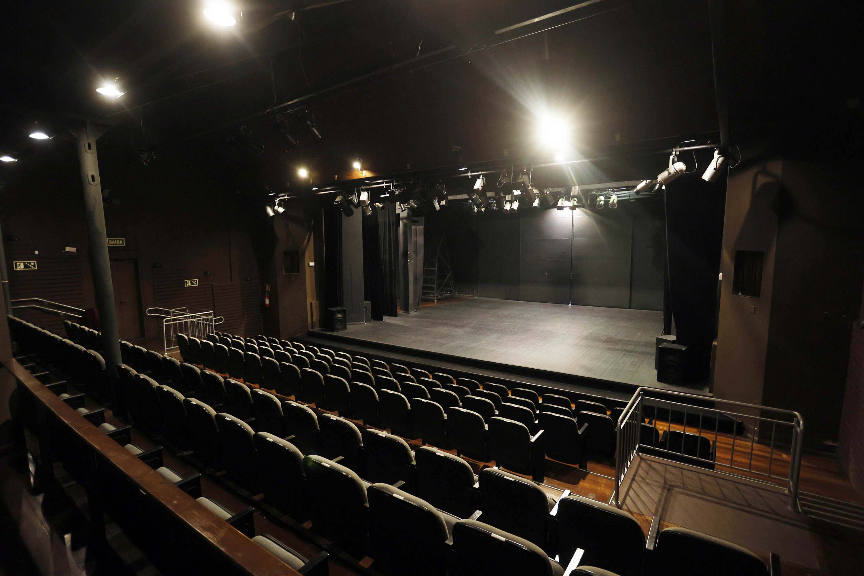 Quatro teatros em um: conheça os auditórios que compõem o complexo do Guaíra