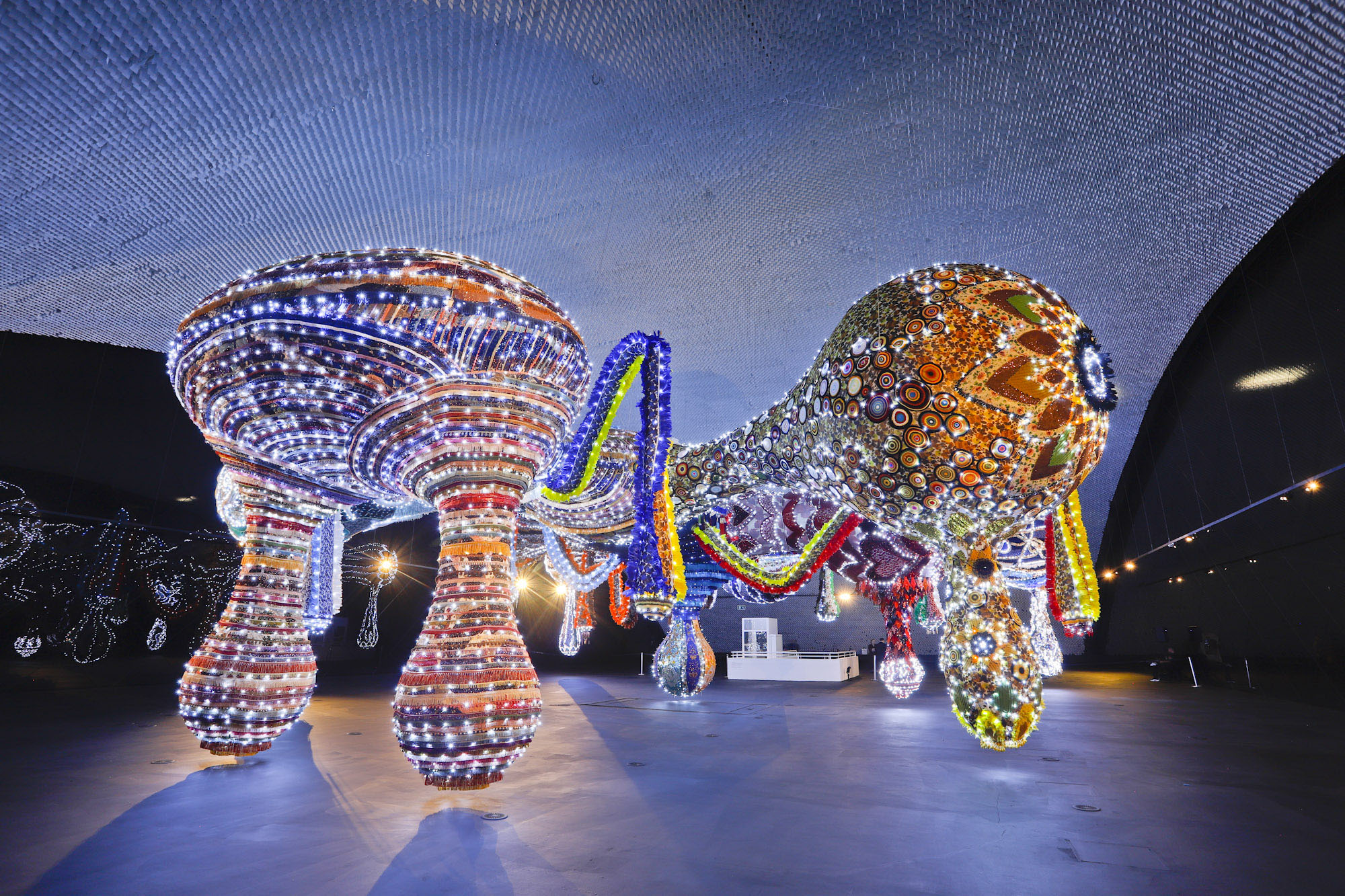 Últimos dias da exposição “Extravagâncias” de Joana Vasconcelos no MON