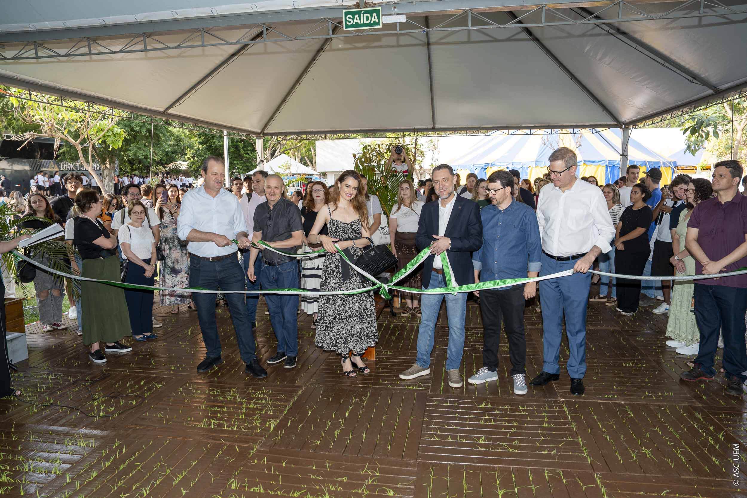 Pavilhão científico encanta visitantes e abre Paraná Faz Ciência na UEM