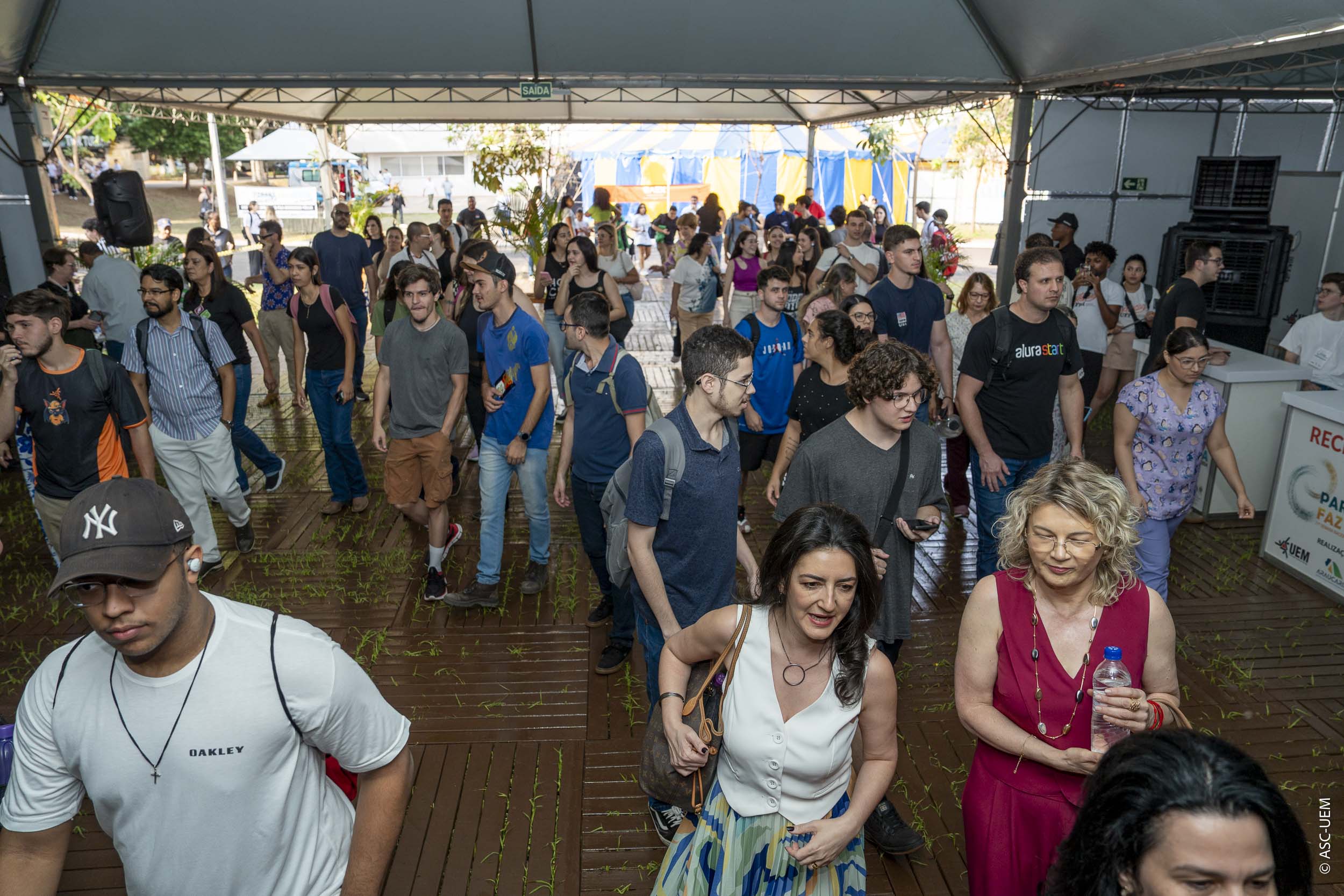 Pavilhão científico encanta visitantes e abre Paraná Faz Ciência na UEM