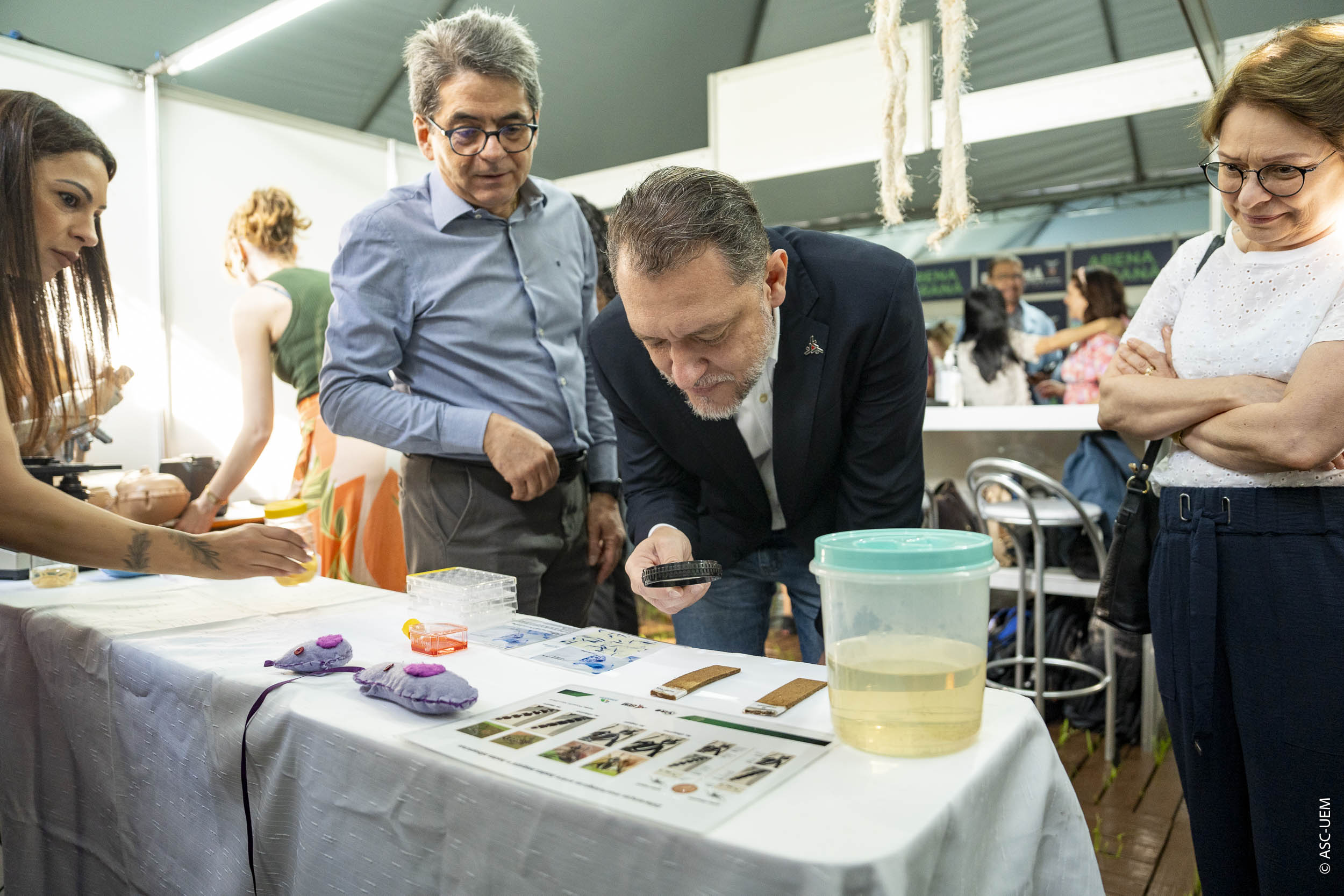 Pavilhão científico encanta visitantes e abre Paraná Faz Ciência na UEM