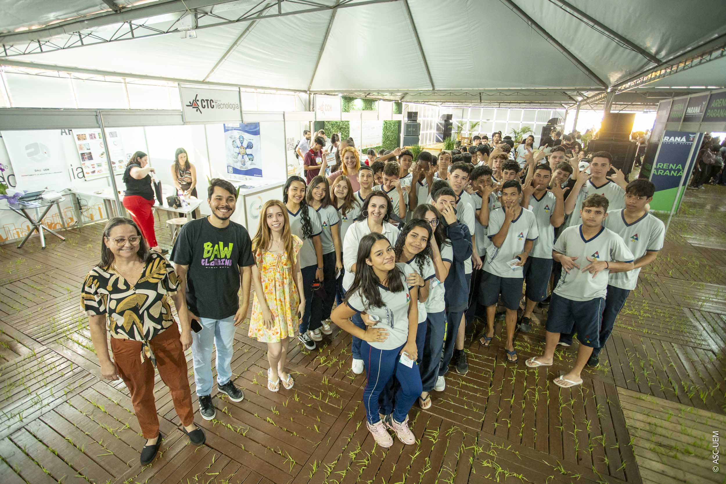 Pavilhão científico encanta visitantes e abre Paraná Faz Ciência na UEM
