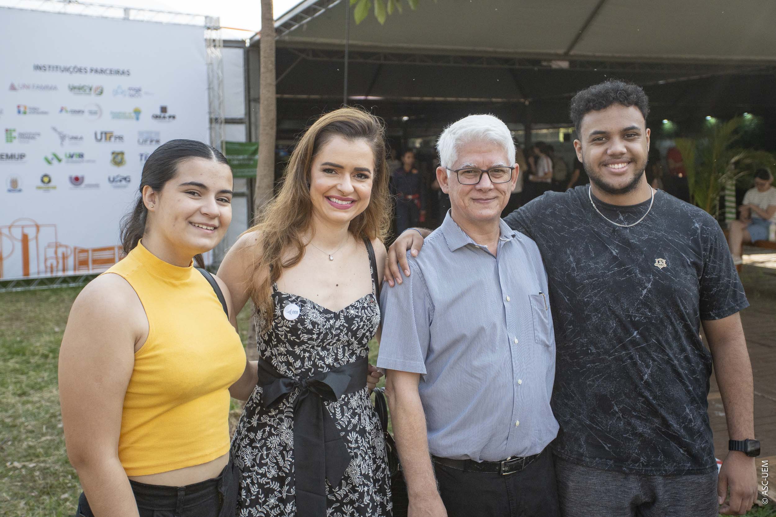 Pavilhão científico encanta visitantes e abre Paraná Faz Ciência na UEM