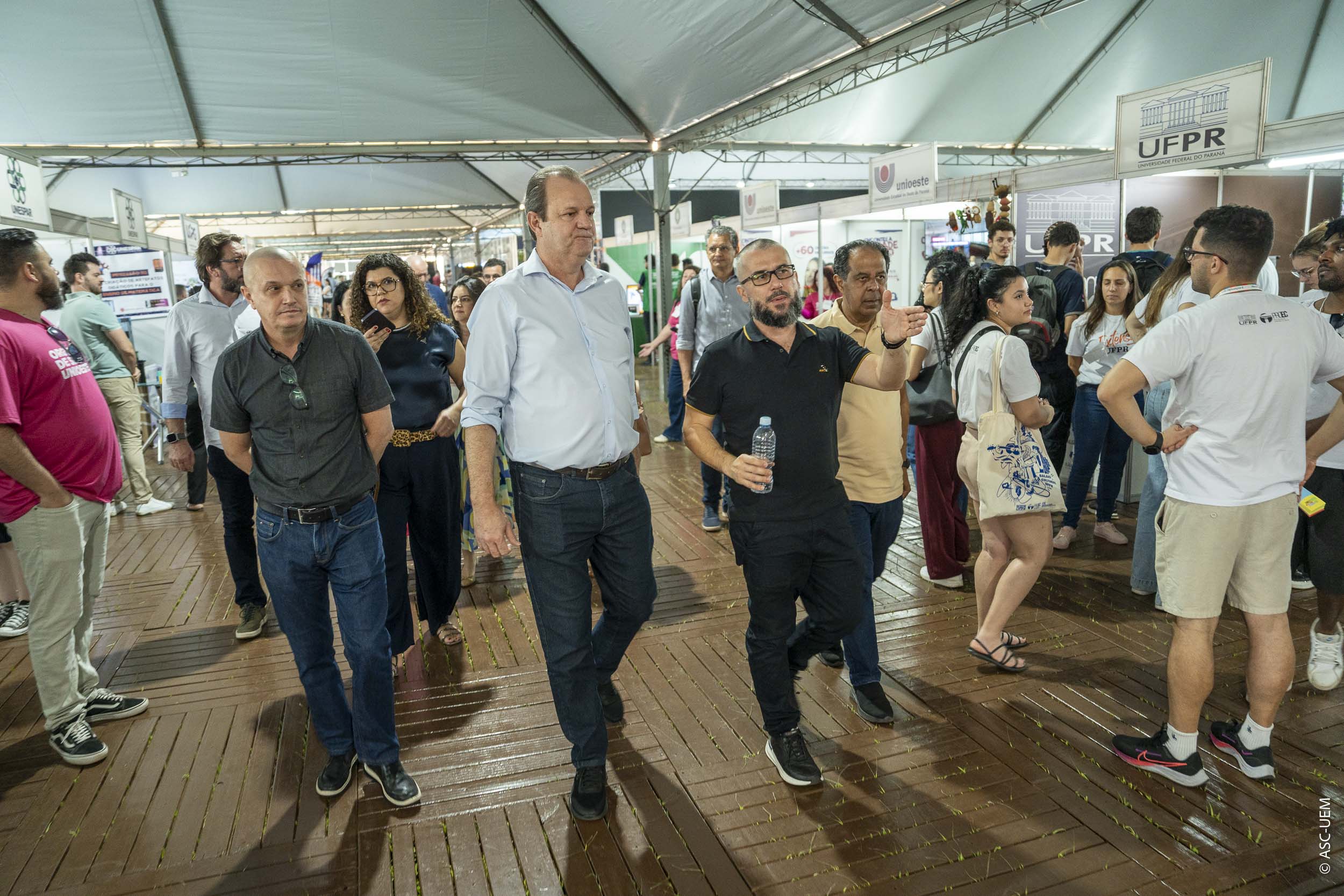 Pavilhão científico encanta visitantes e abre Paraná Faz Ciência na UEM