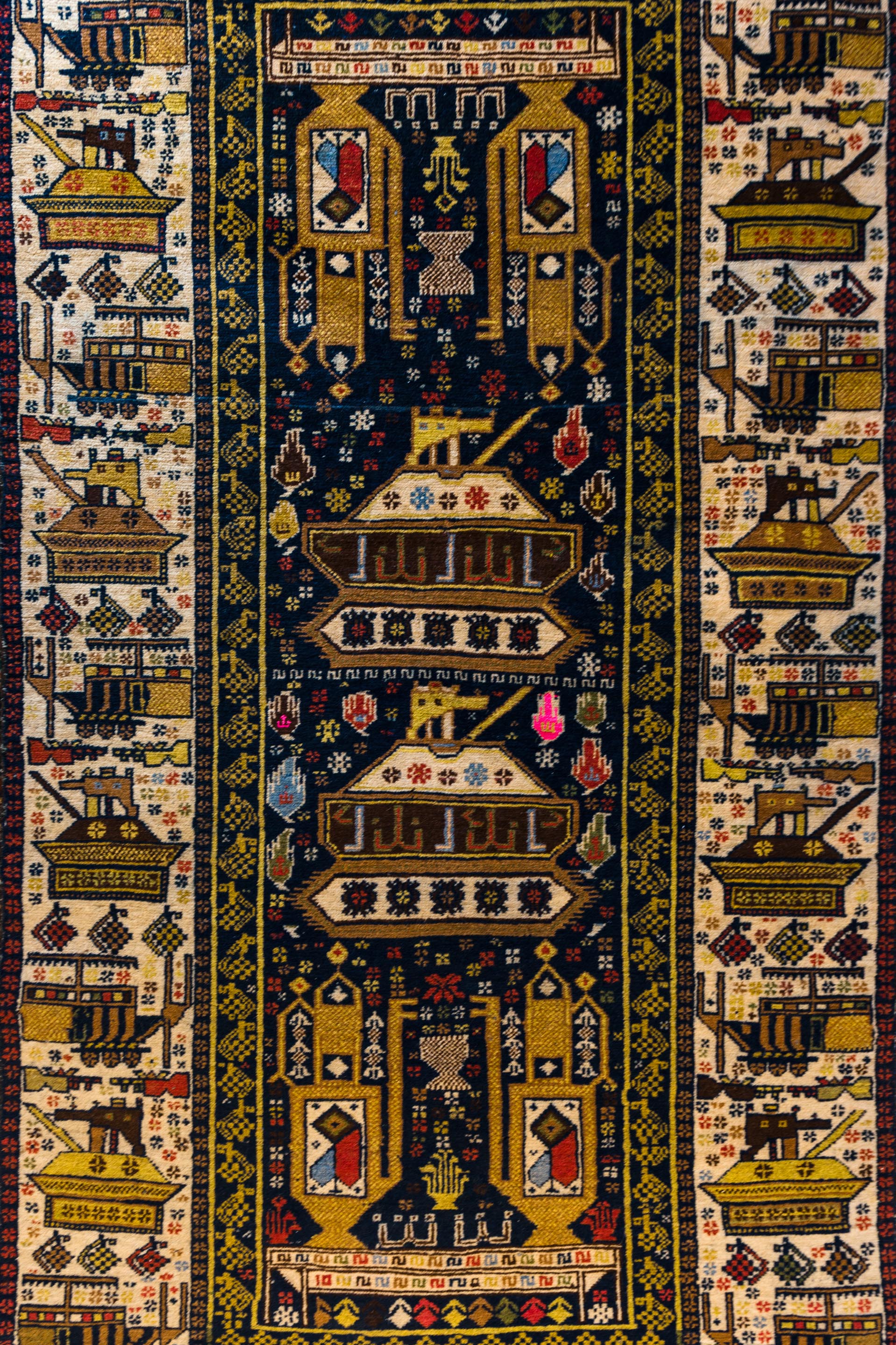 MON realiza exposição de tapetes afegãos