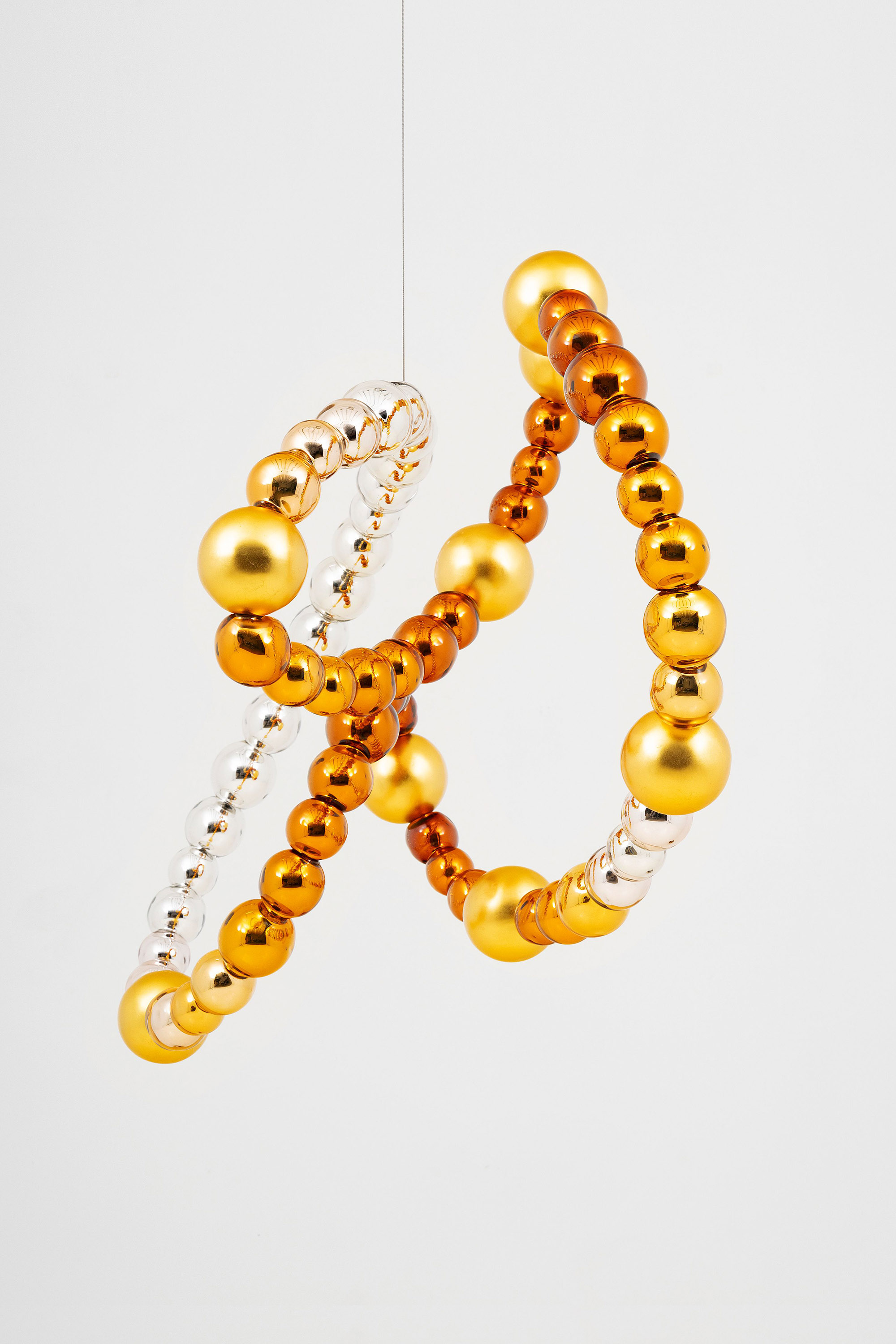 MON realiza exposição do artista francês Jean-Michel Othoniel