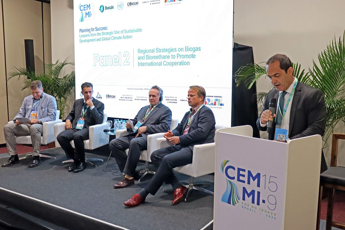 Sanepar apresenta iniciativas de recuperação energética de biogás em eventos internacionais em Foz do Iguaçu