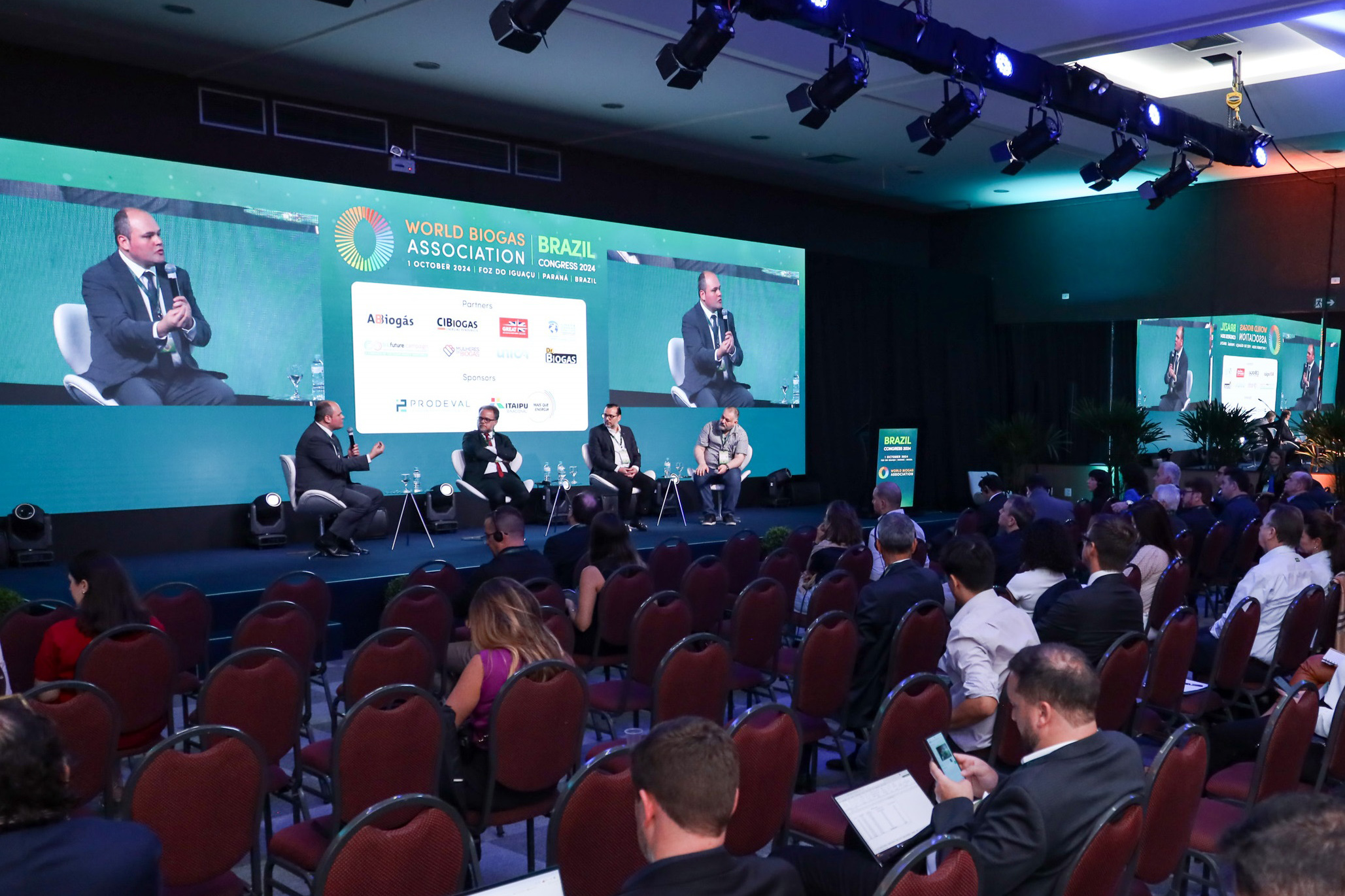 Sanepar apresenta iniciativas de recuperação energética de biogás em eventos internacionais em Foz do Iguaçu