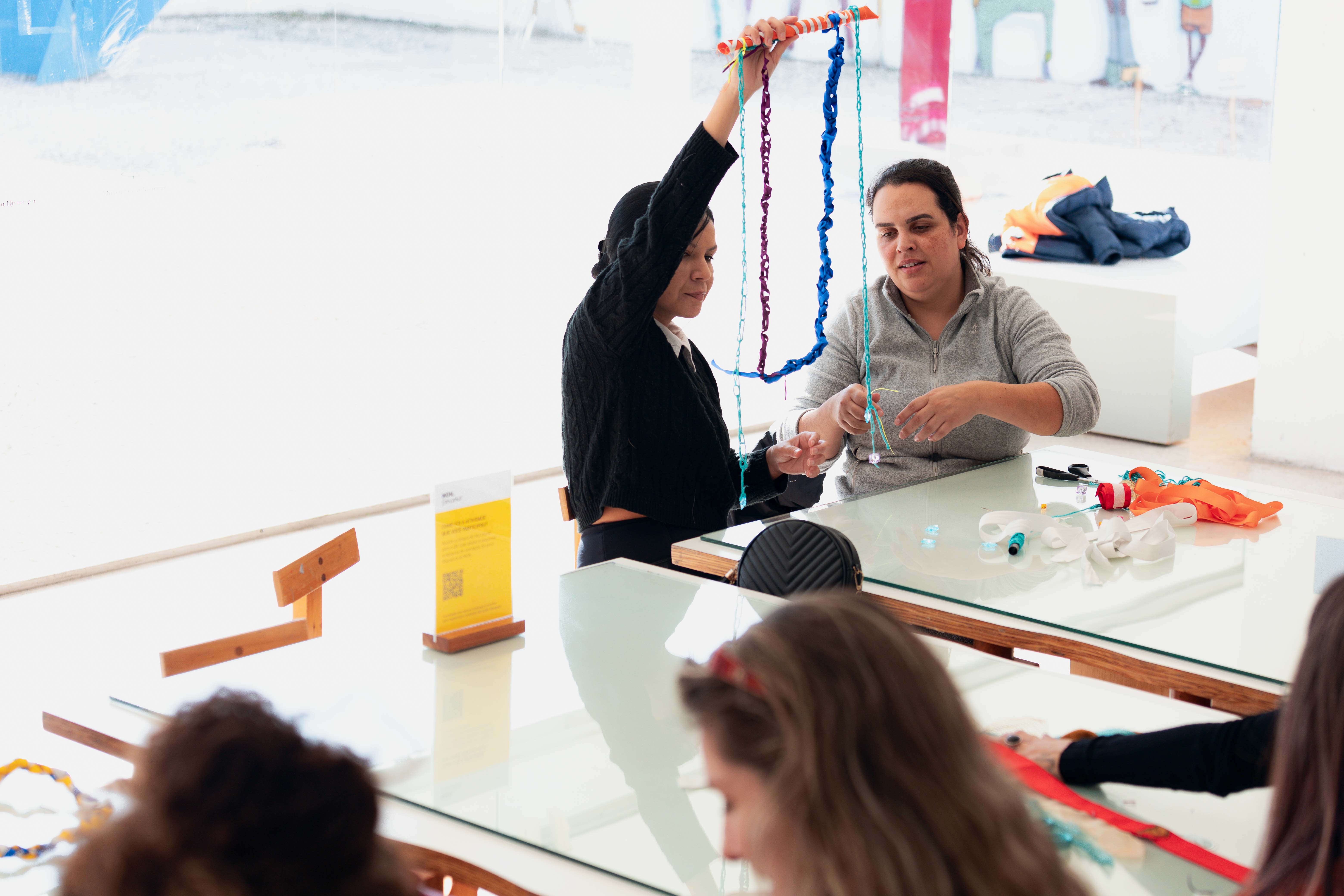 MON realiza encontro para educadores sobre o artista Alex Flemming