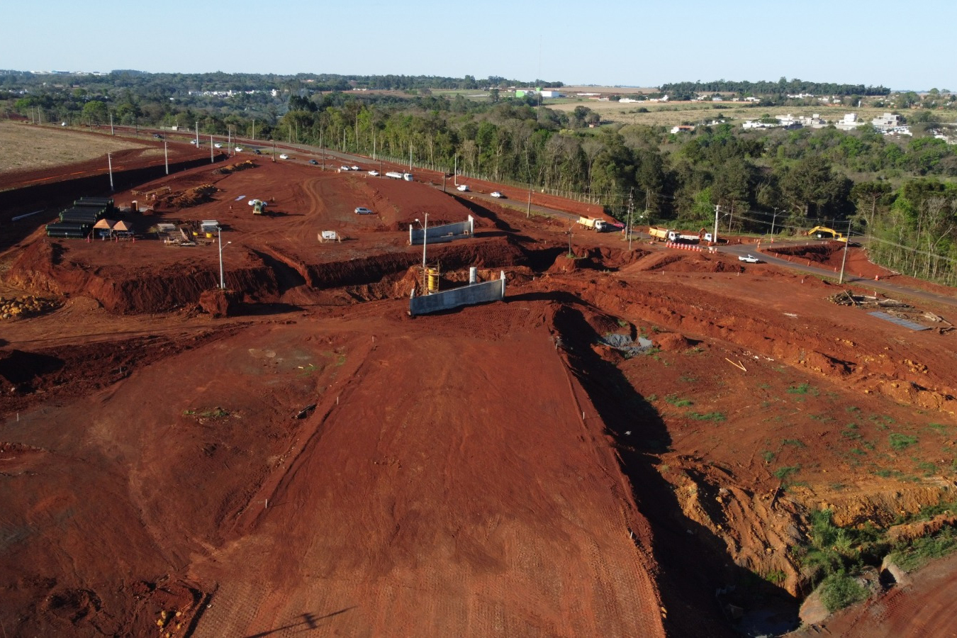 DER - Perimetral Leste pare-e-siga na Avenida Bubiak