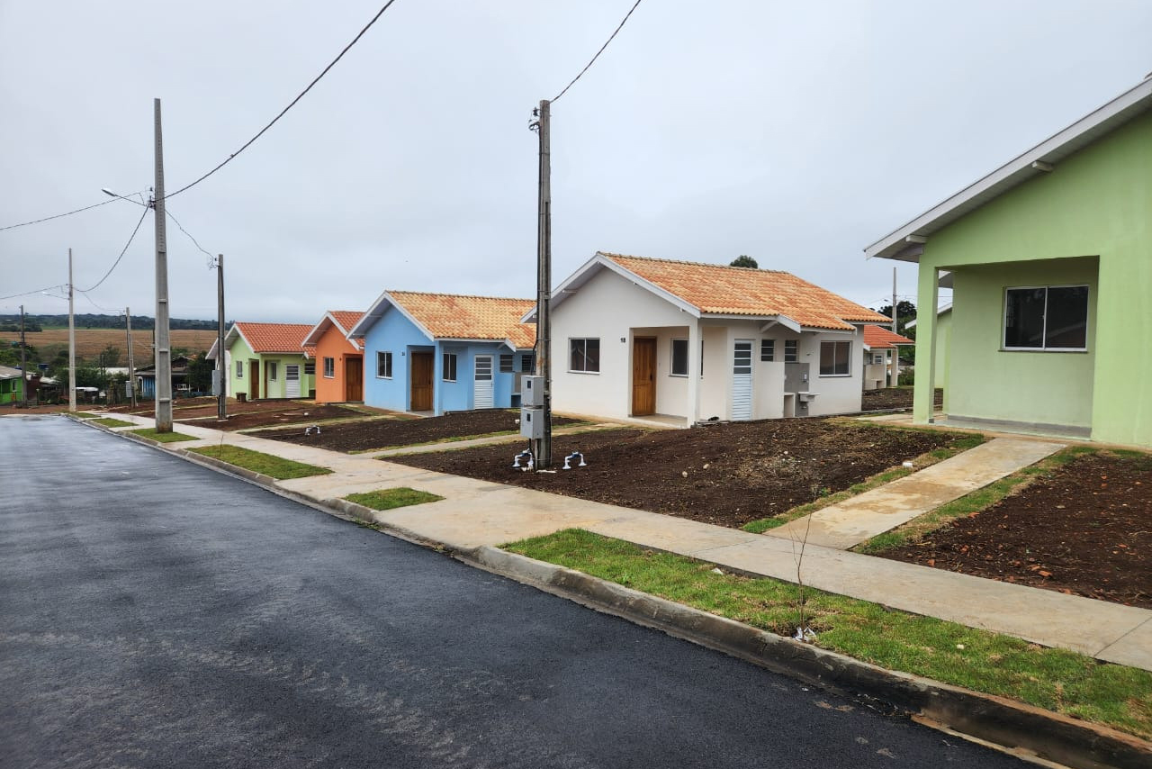 COHAPAR Entrega de moradias em Coronel Domingos Soares