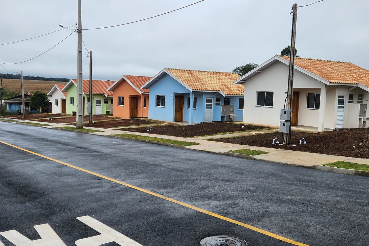 COHAPAR Entrega de moradias em Coronel Domingos Soares
