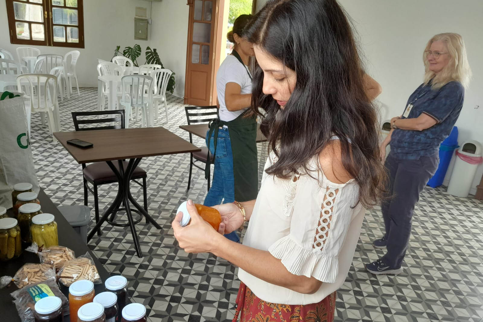 Produtores da Bacia do Miringuava fazem Feira de Produtos Sustentáveis na Sanepar