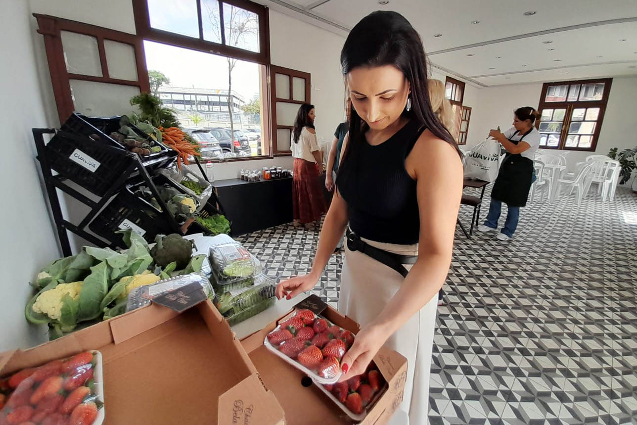 Produtores da Bacia do Miringuava fazem Feira de Produtos Sustentáveis na Sanepar