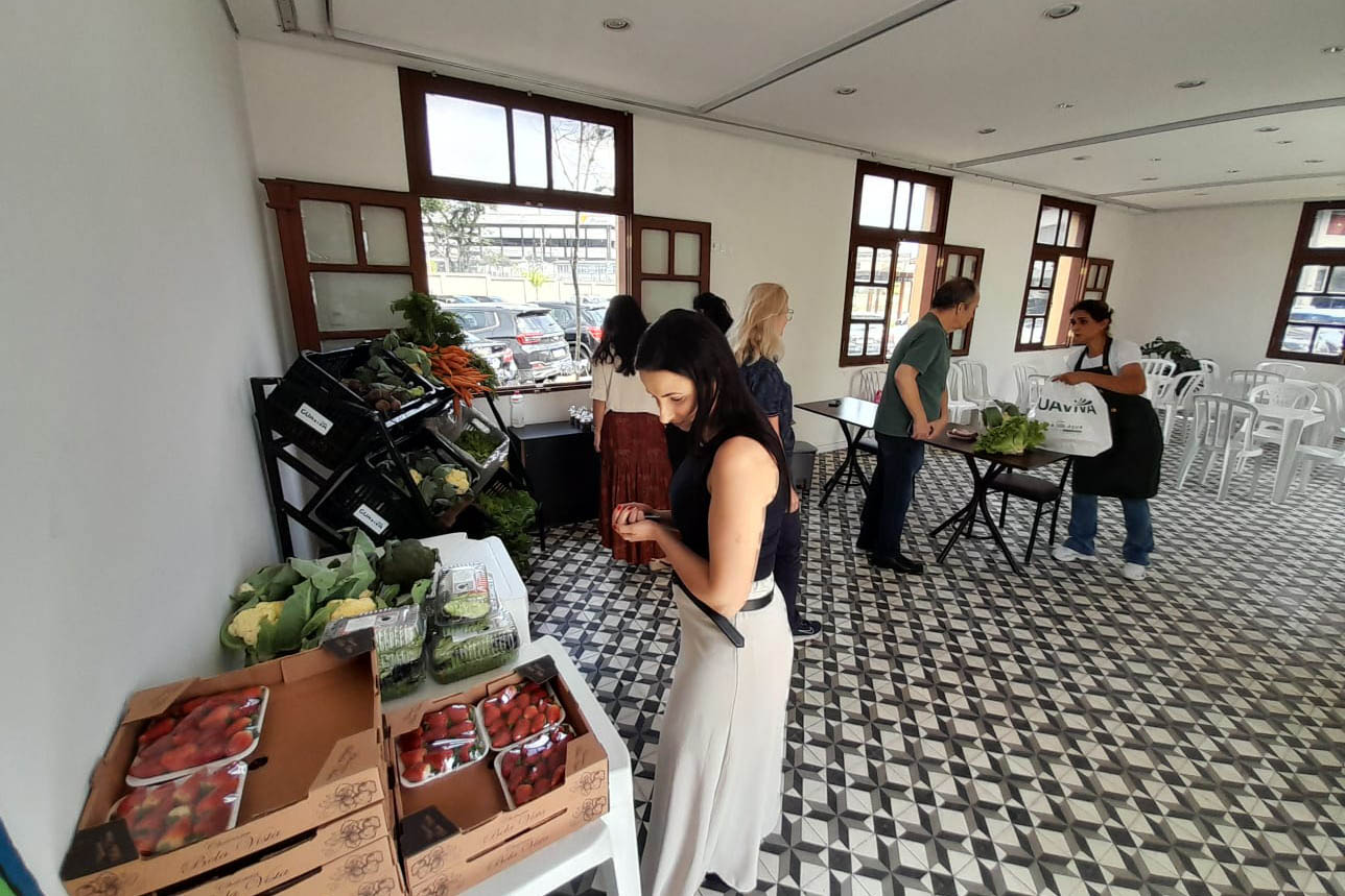 Produtores da Bacia do Miringuava fazem Feira de Produtos Sustentáveis na Sanepar