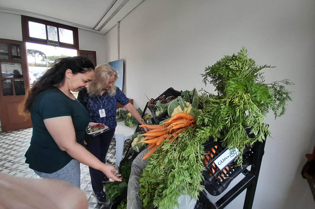 Produtores da Bacia do Miringuava fazem Feira de Produtos Sustentáveis na Sanepar