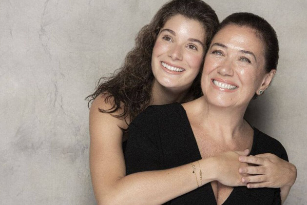 TEATRO GUAÍRA PEÇA ATRIZ Lilia Cabral e a filha