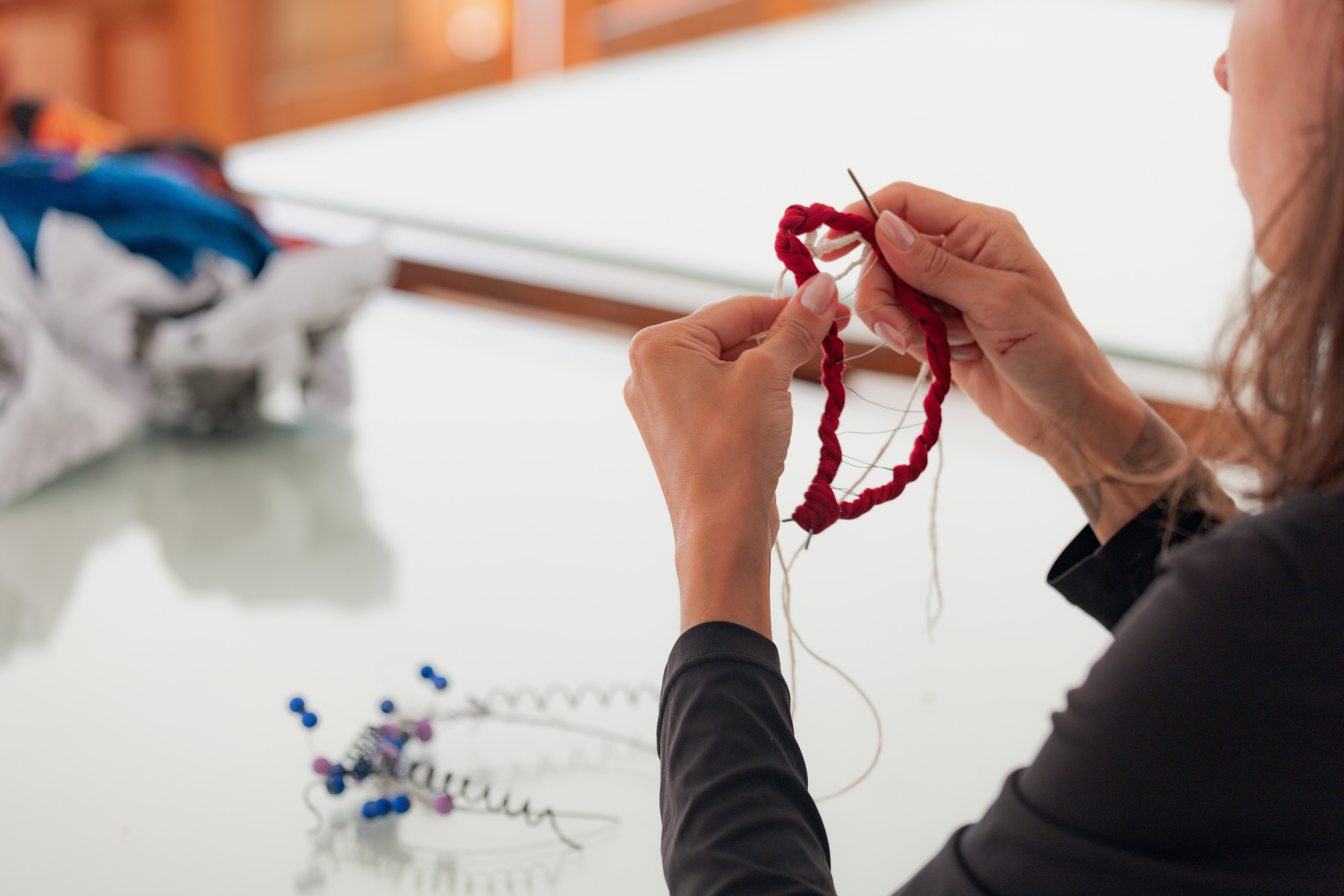 MON promove oficina de escrita criativa inspirada na mostra do artista Alex Flemming