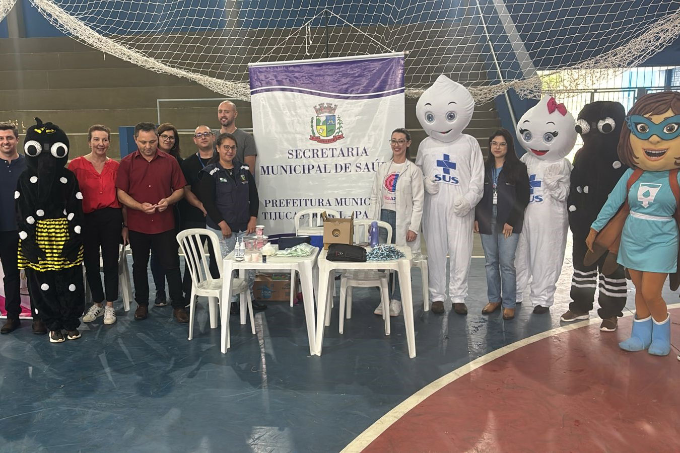 Programa Sanepar Perto de Você é mais uma opção de prestação de serviços da empresa. Usuários podem aproveitar a feira para ter, além de conhecer o trabalho da empresa, ter acesso à negociações, programa Água Solidária e atividades socioambientais.