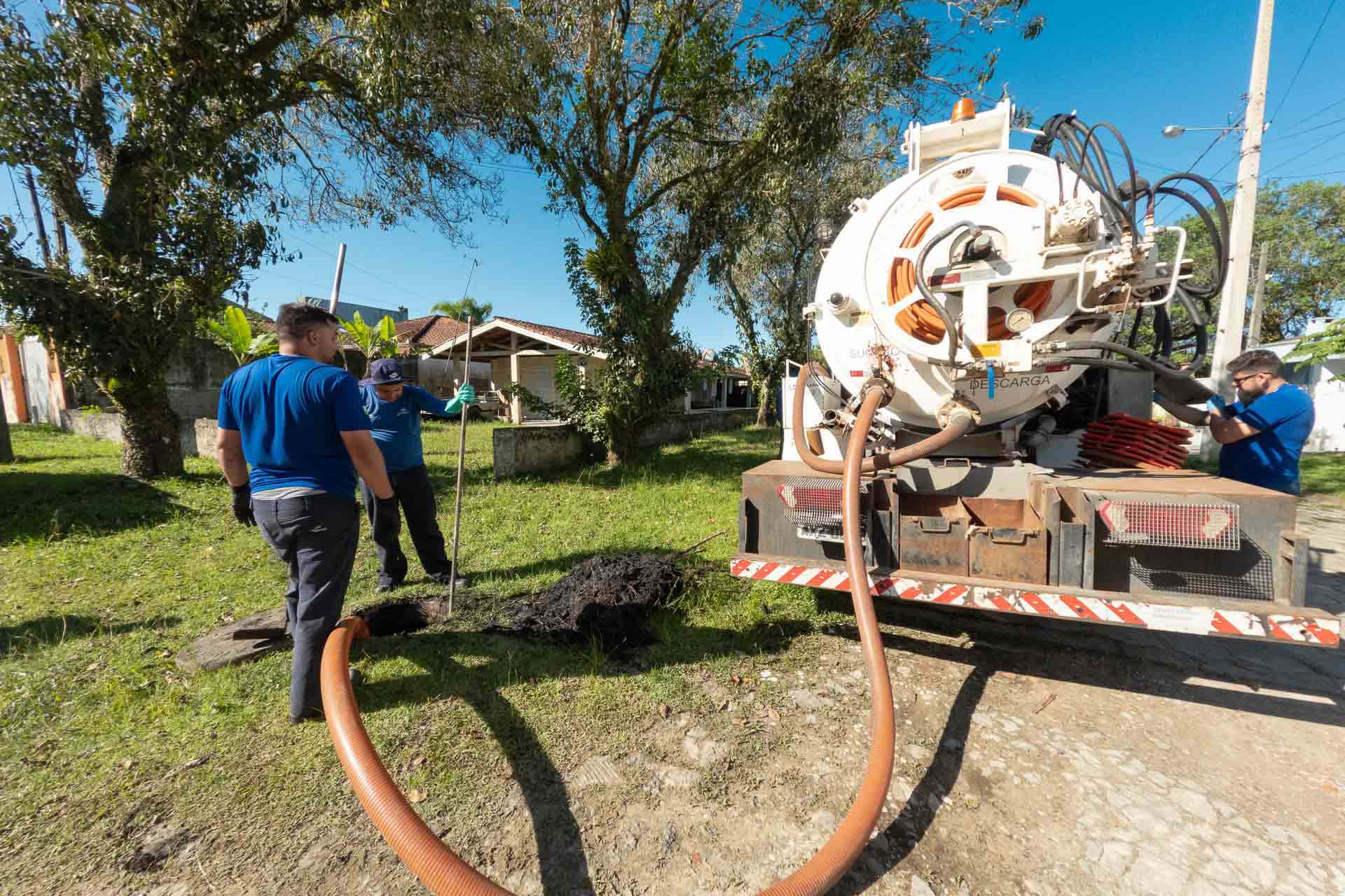 -Sanepar intensifica trabalho de inspeção e vistorias do sistema de esgoto do litoral