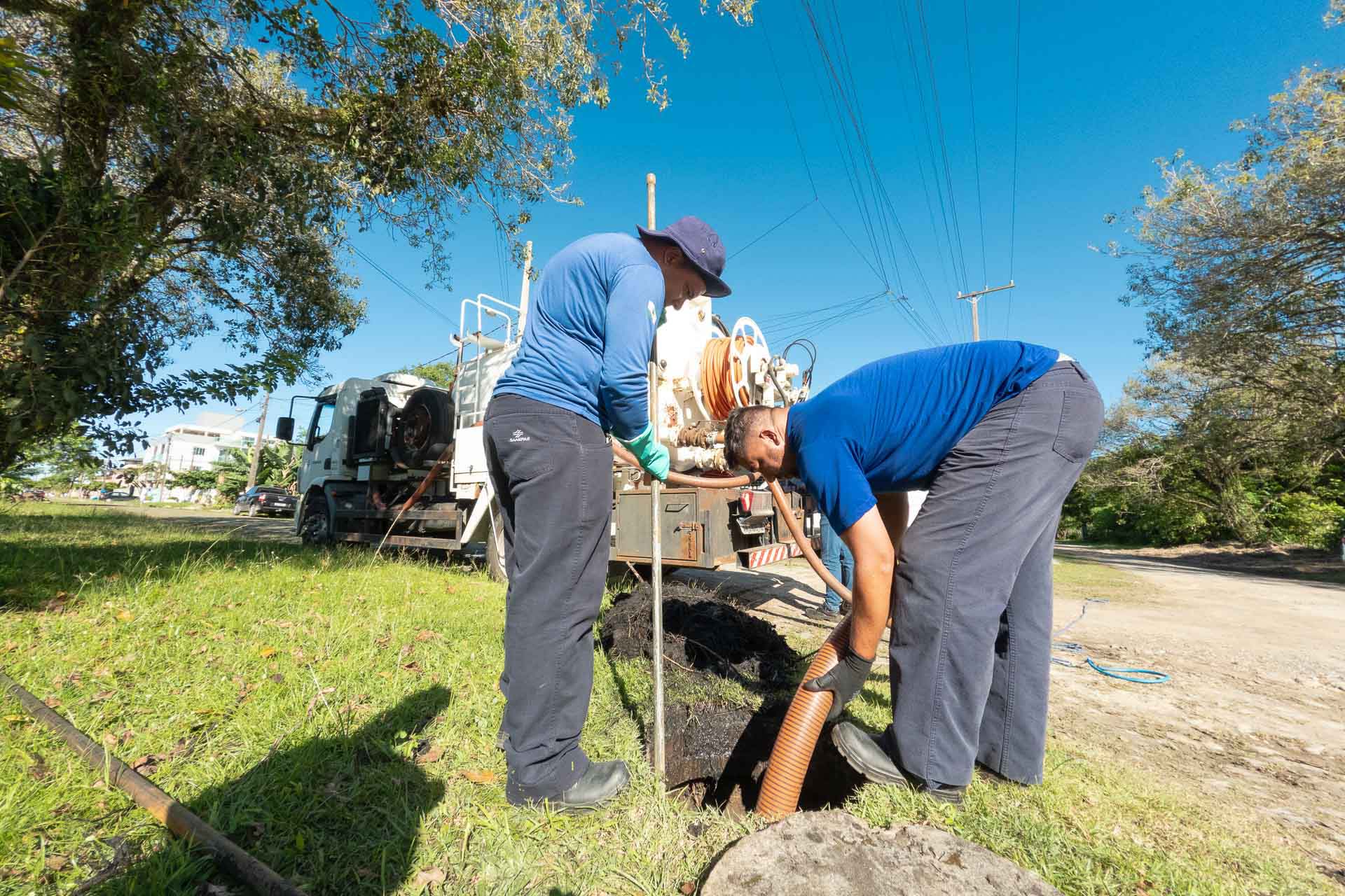 -Sanepar intensifica trabalho de inspeção e vistorias do sistema de esgoto do litoral