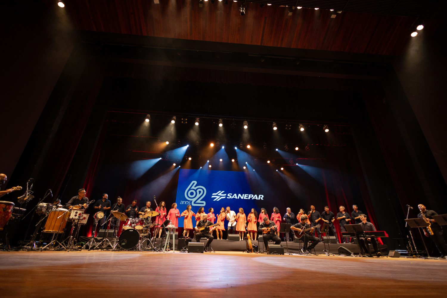 CORAL SANEPAR COMEMORAÇÃO 62 ANOS