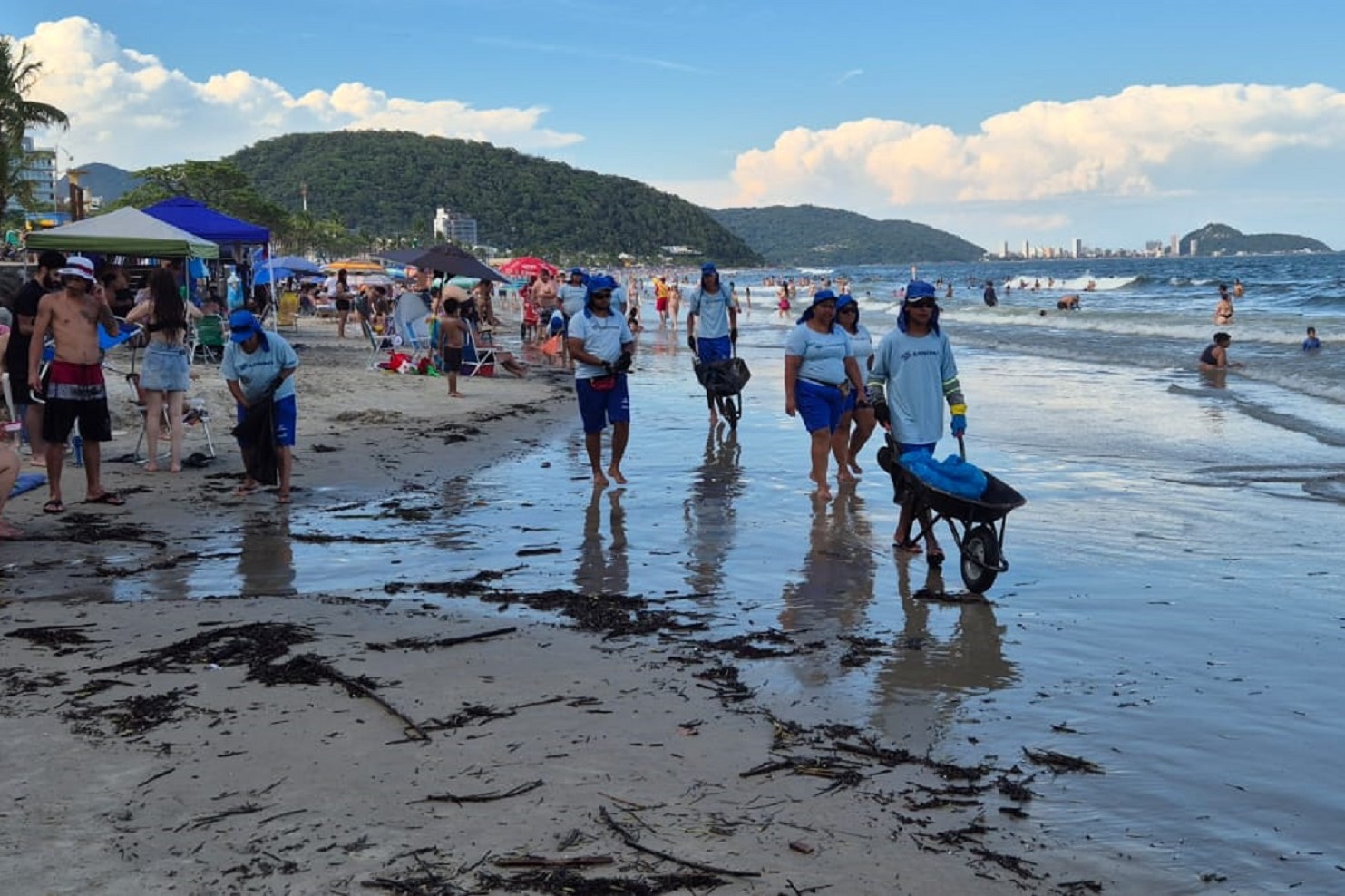 Sanepar recolhe mais de 48 toneladas de lixo no litoral do Estado em apenas 6 dias