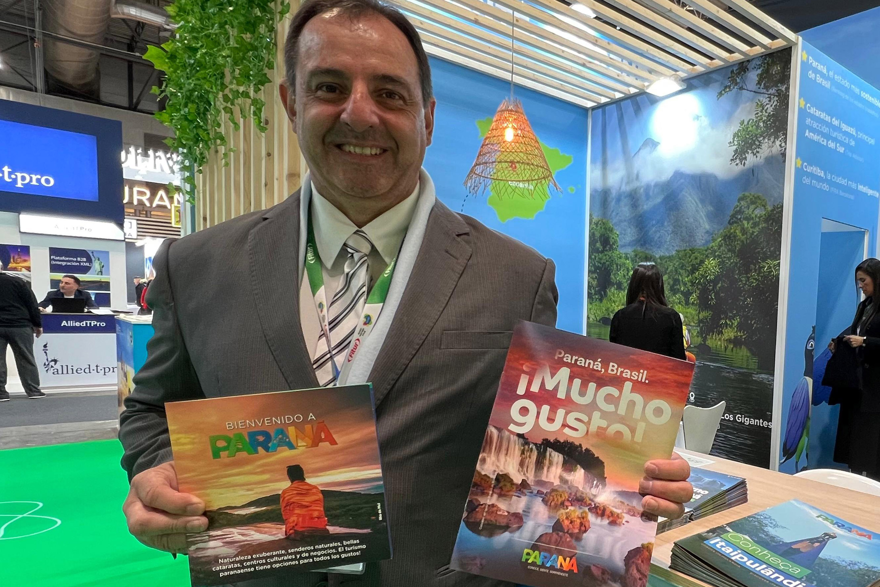 Revistas divulgam atrativos e roteiros do Paraná na Europa