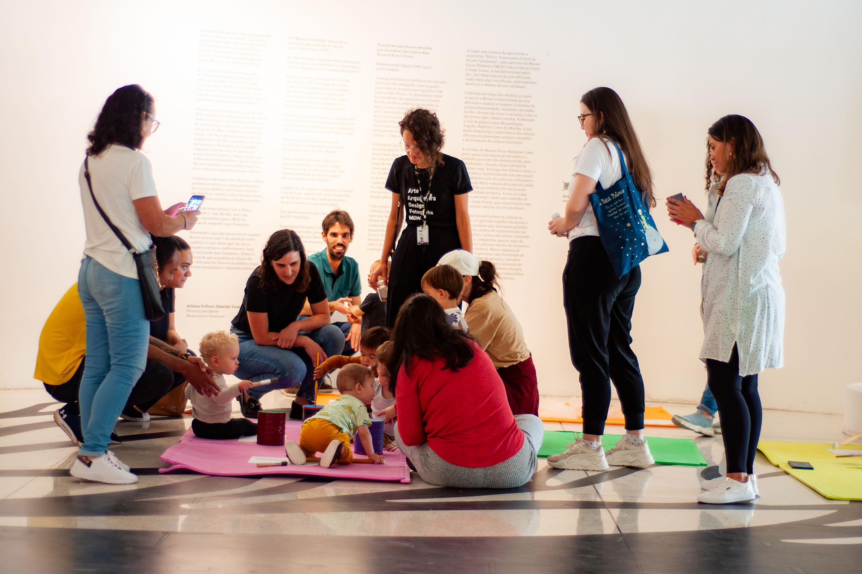 MON REALIZA OFICINAS E PIQUENIQUE CRIANÇAS