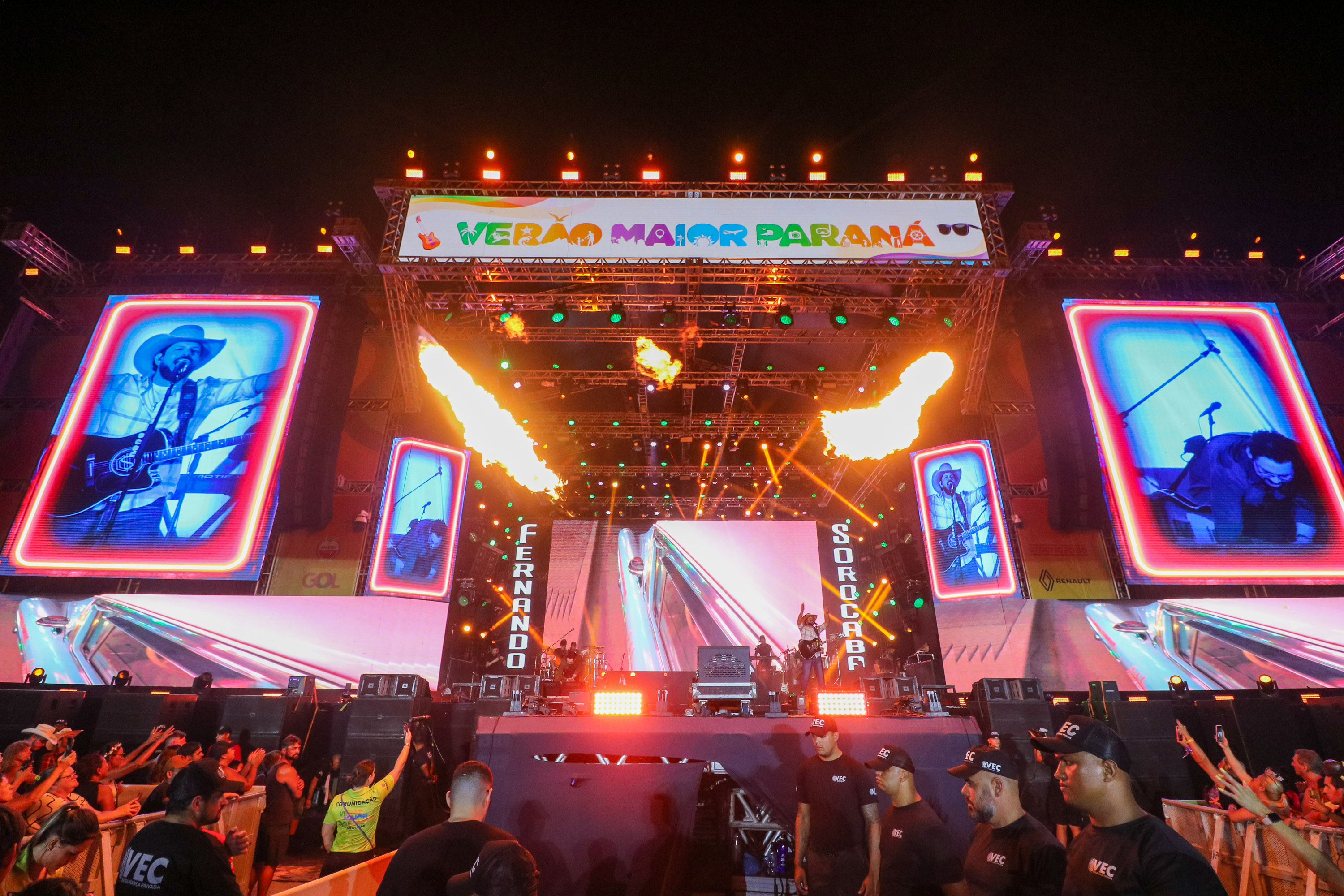 Fernando e Sorocaba em Matinhos no Verao Maior Parana