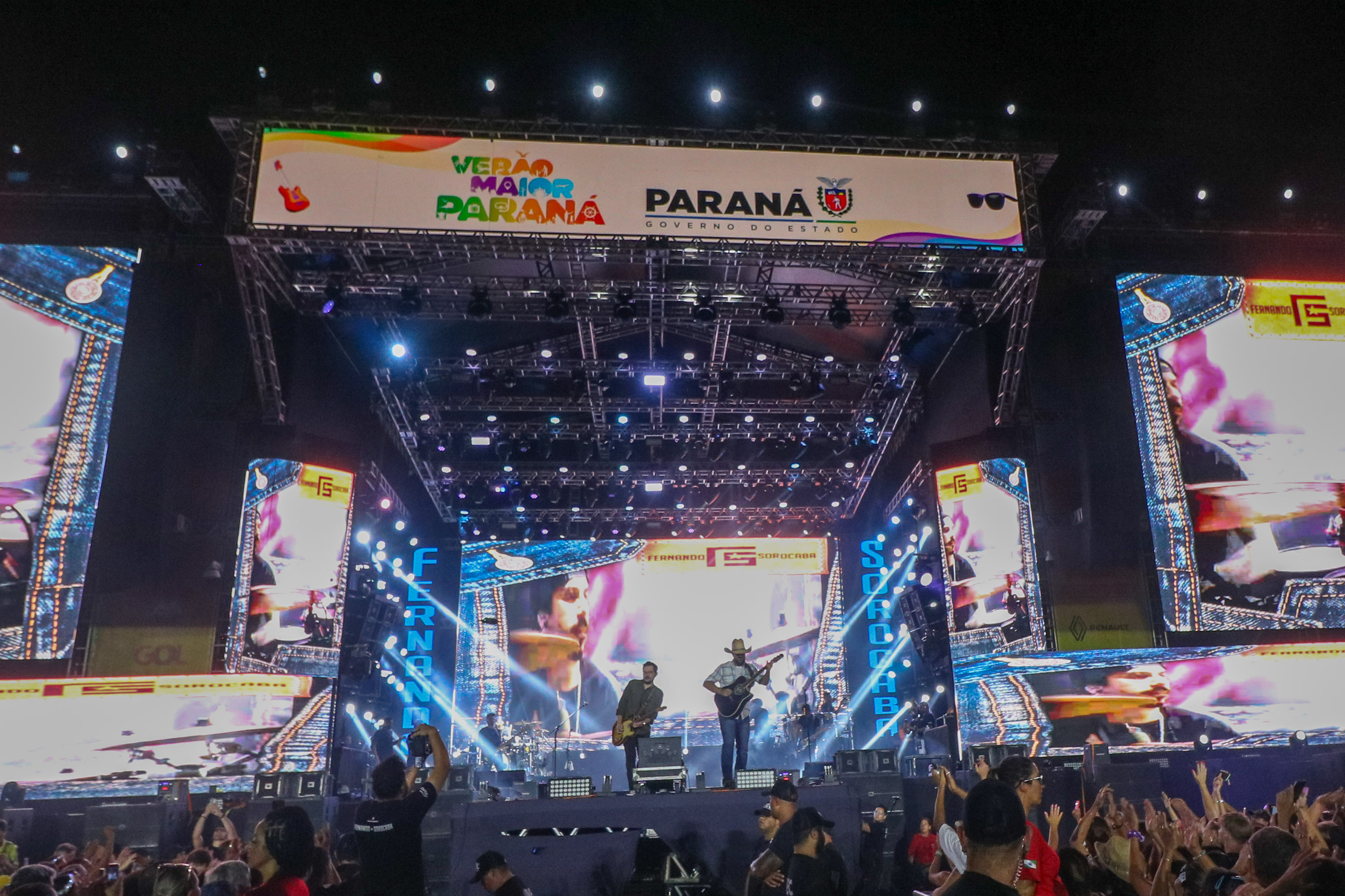 Fernando e Sorocaba em Matinhos no Verao Maior Parana