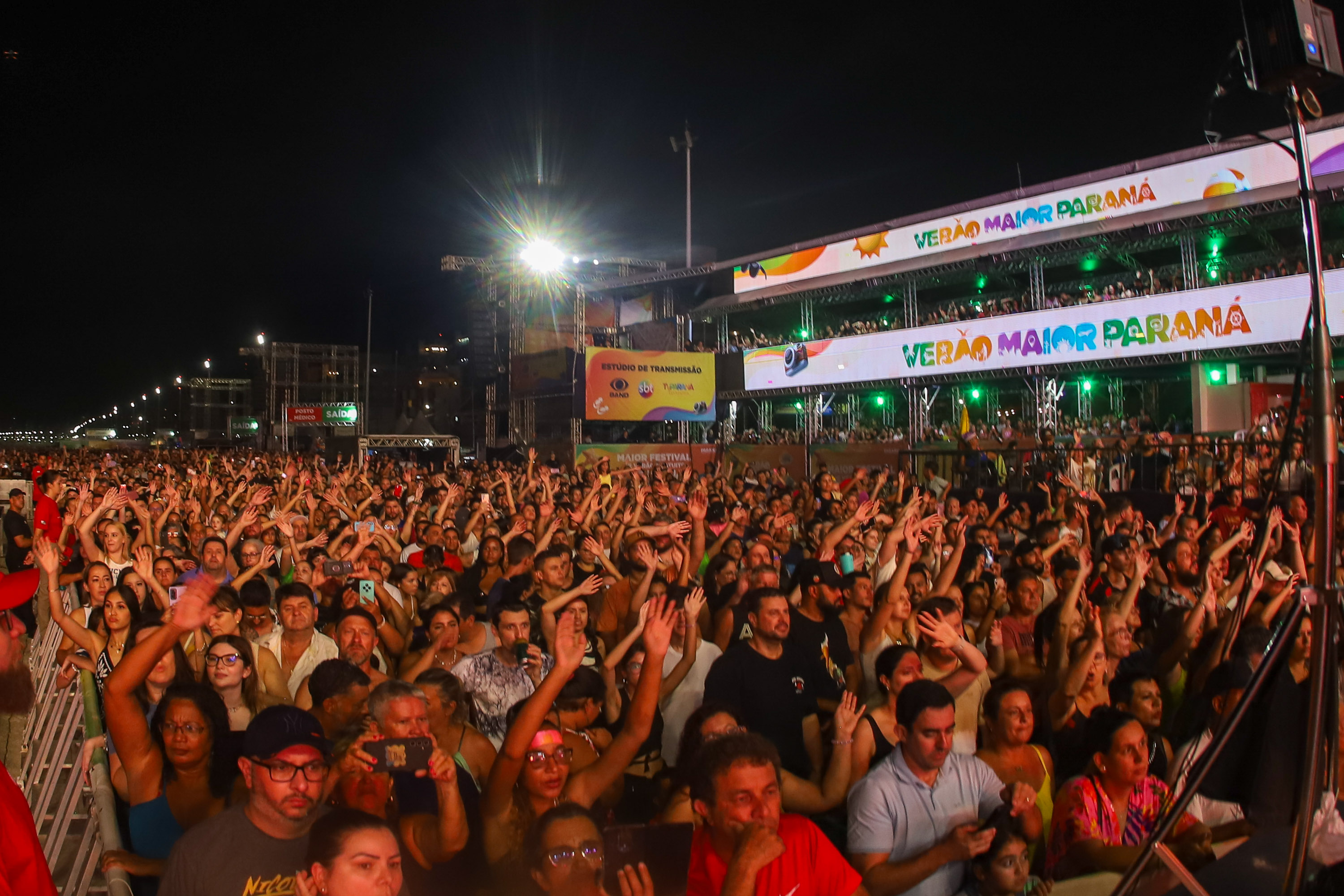 Fernando e Sorocaba em Matinhos no Verao Maior Parana